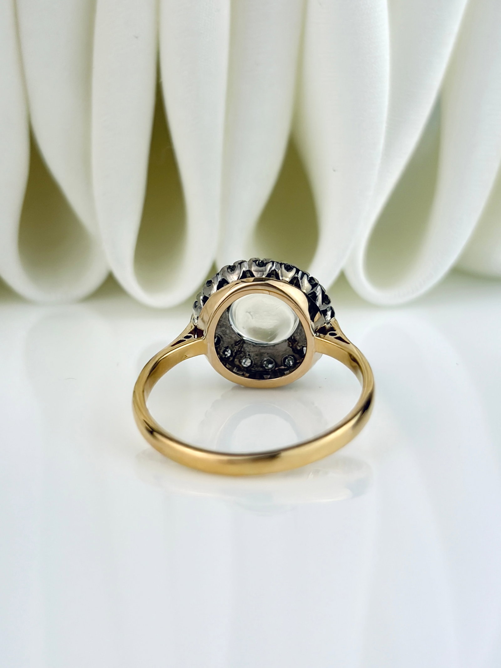 ANTIQUE 18CT GOLD AND PLATINUM CABOCHON MOONSTONE AND DIAMOND CLUSTER RING - 6
