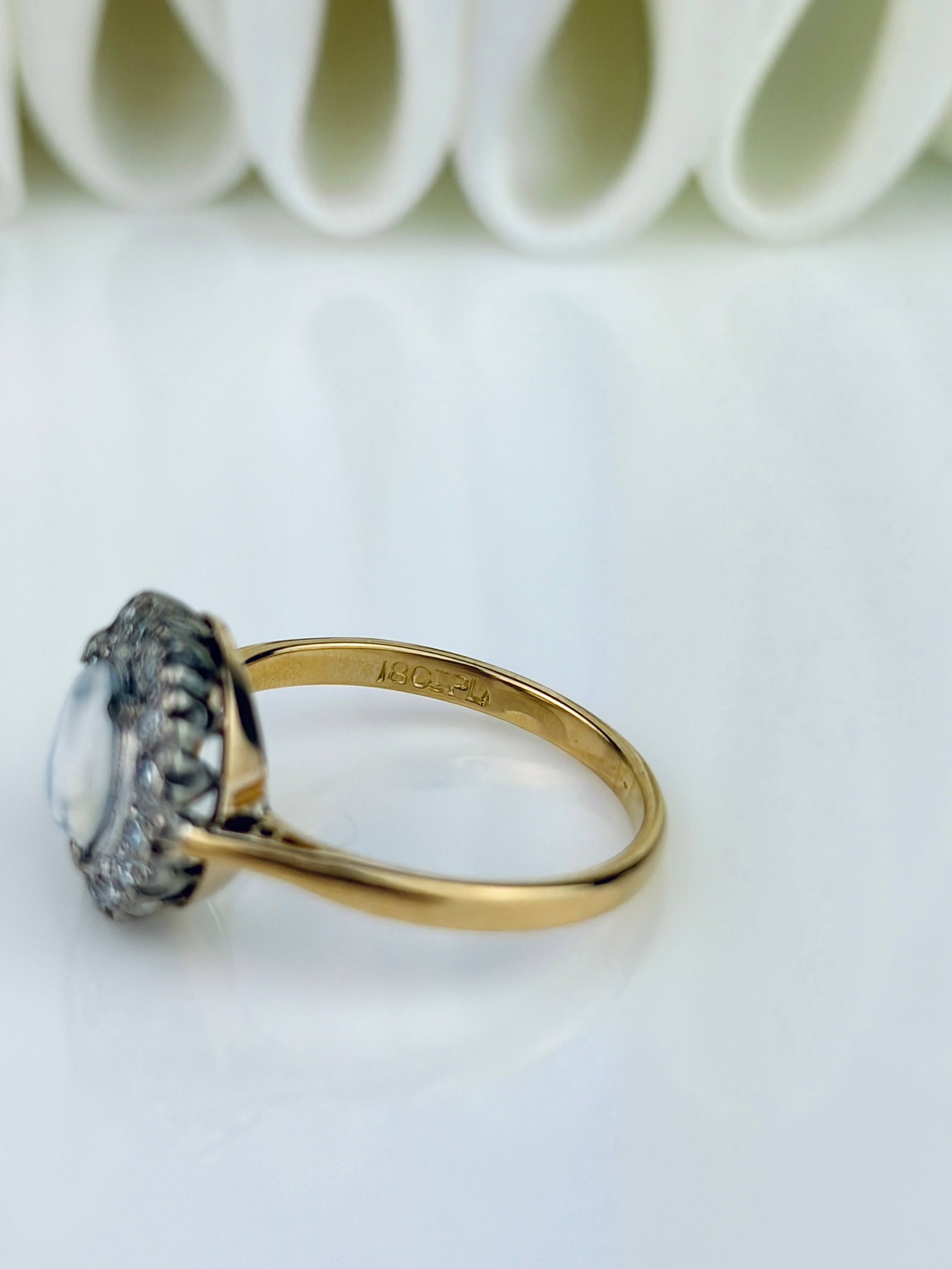 ANTIQUE 18CT GOLD AND PLATINUM CABOCHON MOONSTONE AND DIAMOND CLUSTER RING - 7