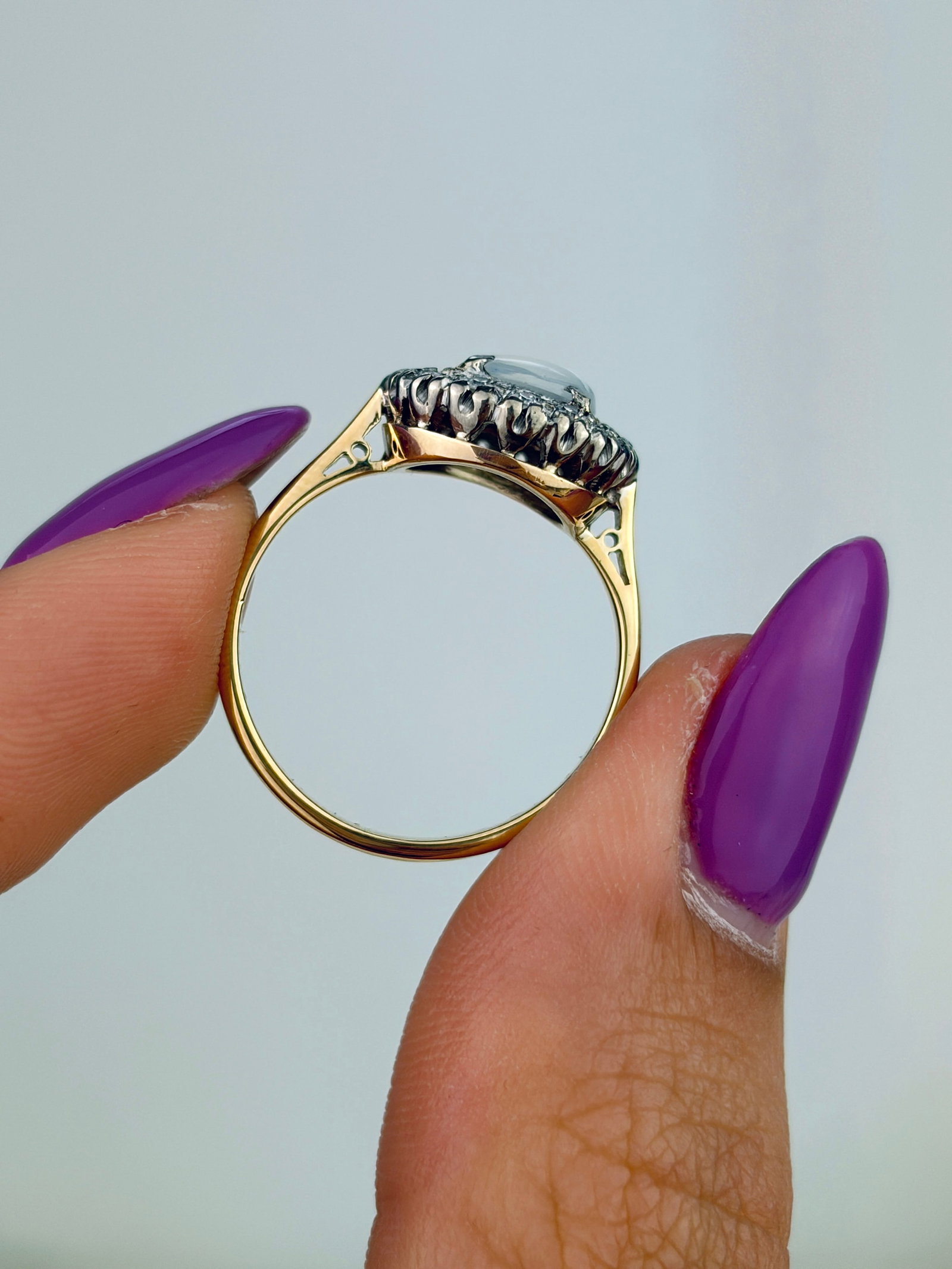 ANTIQUE 18CT GOLD AND PLATINUM CABOCHON MOONSTONE AND DIAMOND CLUSTER RING - 9