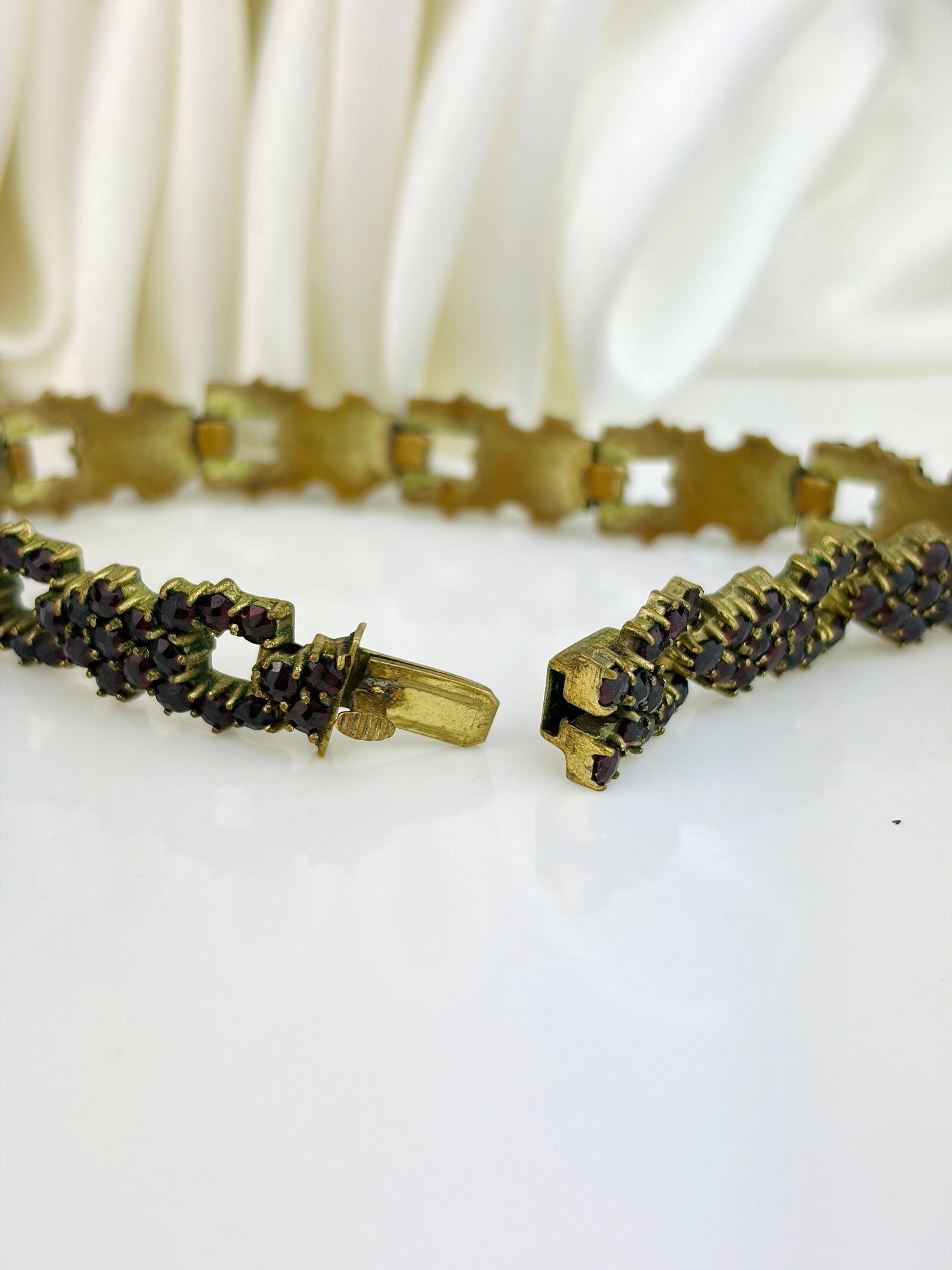 Garnet Cluster Line Bracelet in Yellow Metal - 4