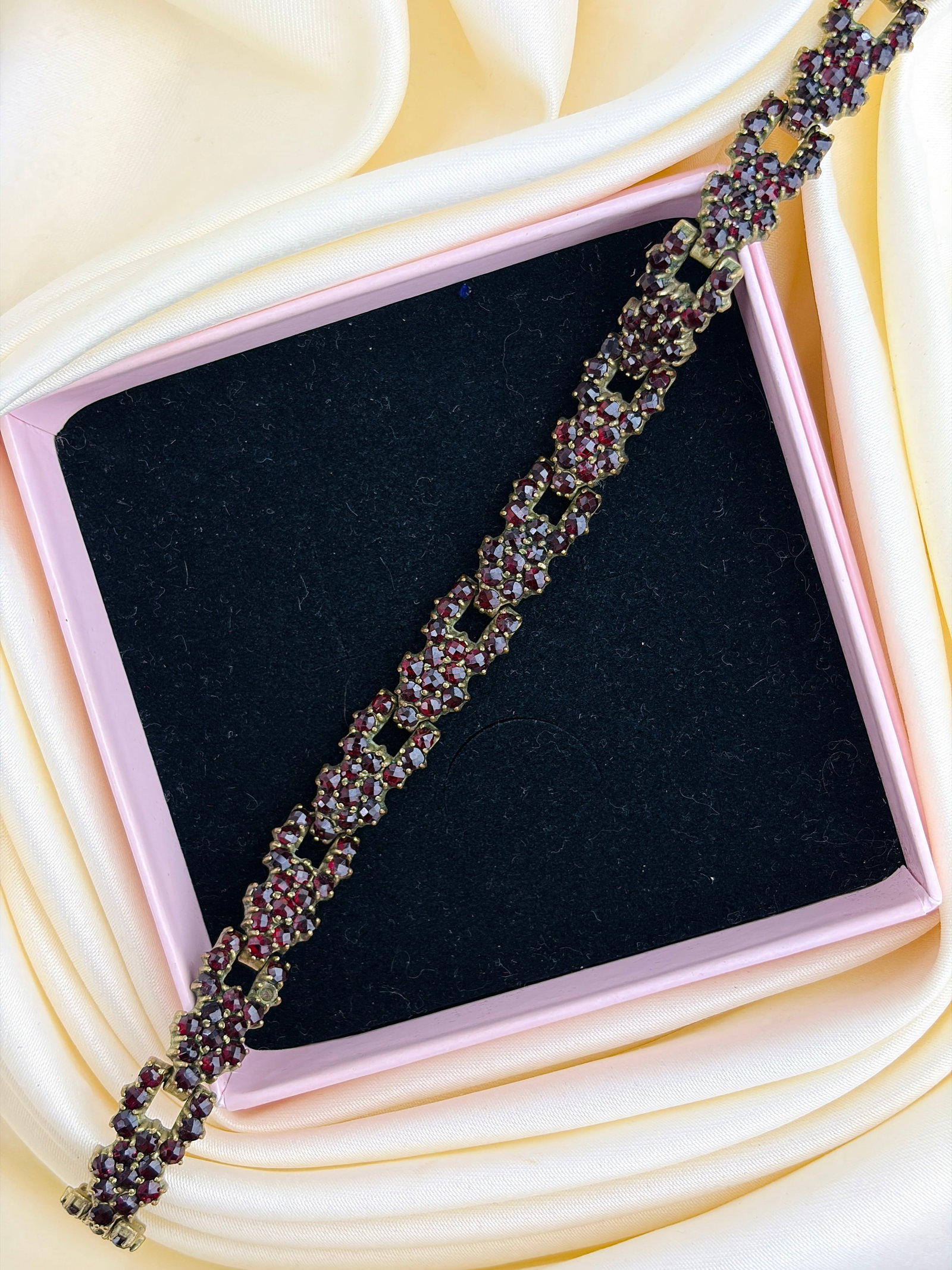 Garnet Cluster Line Bracelet in Yellow Metal - 7