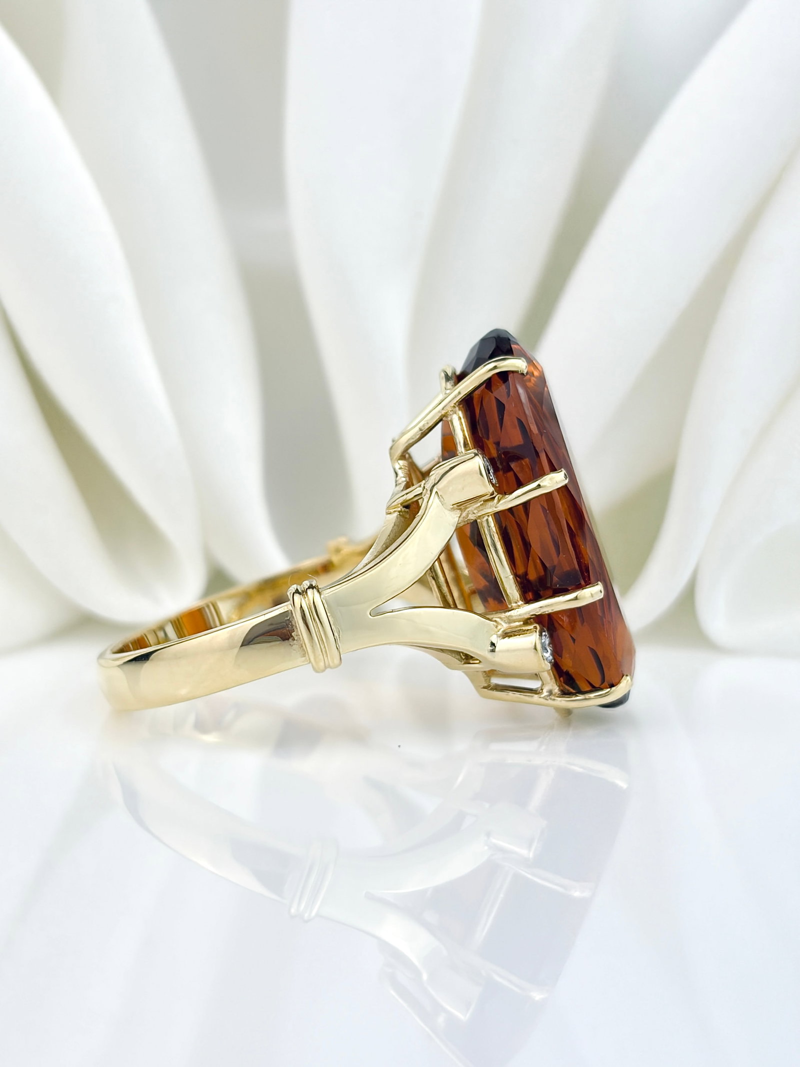 CHUNKY CITRINE AND DIAMOND COCKTAIL RING IN GOLD - 2
