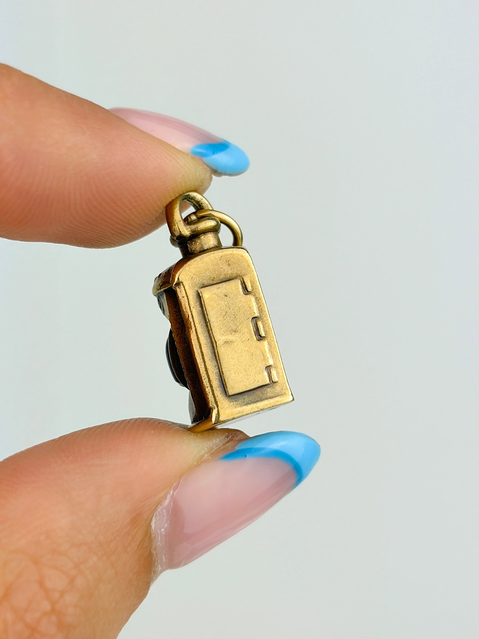 VINTAGE 9CT GOLD SHIP LANTERN CHARM - 4