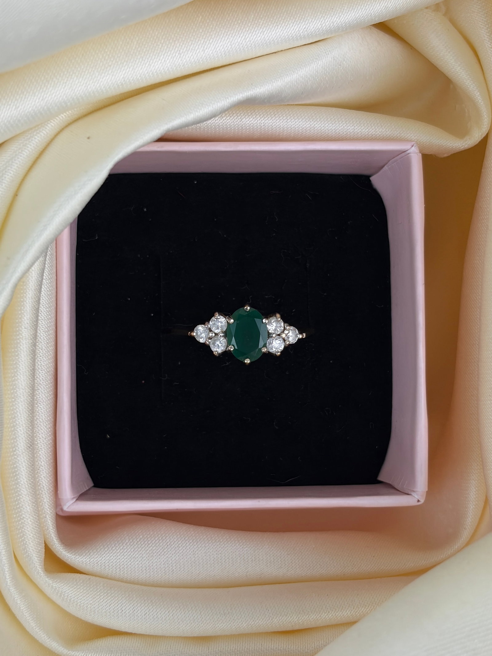 vintage emerald and diamond ring in 9ct yellow gold - 6