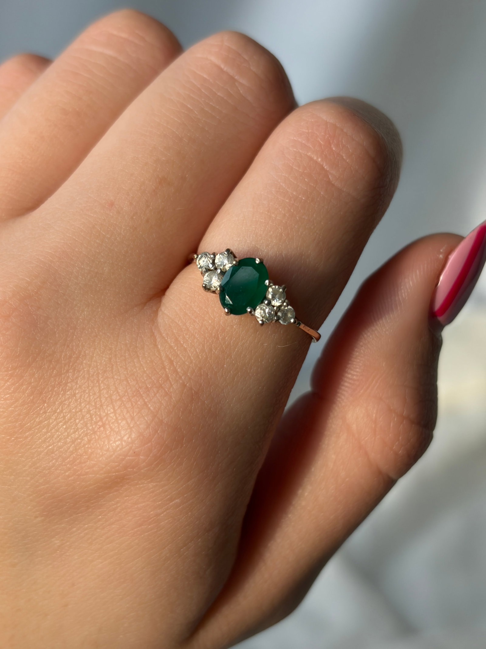 vintage emerald and diamond ring in 9ct yellow gold - 8