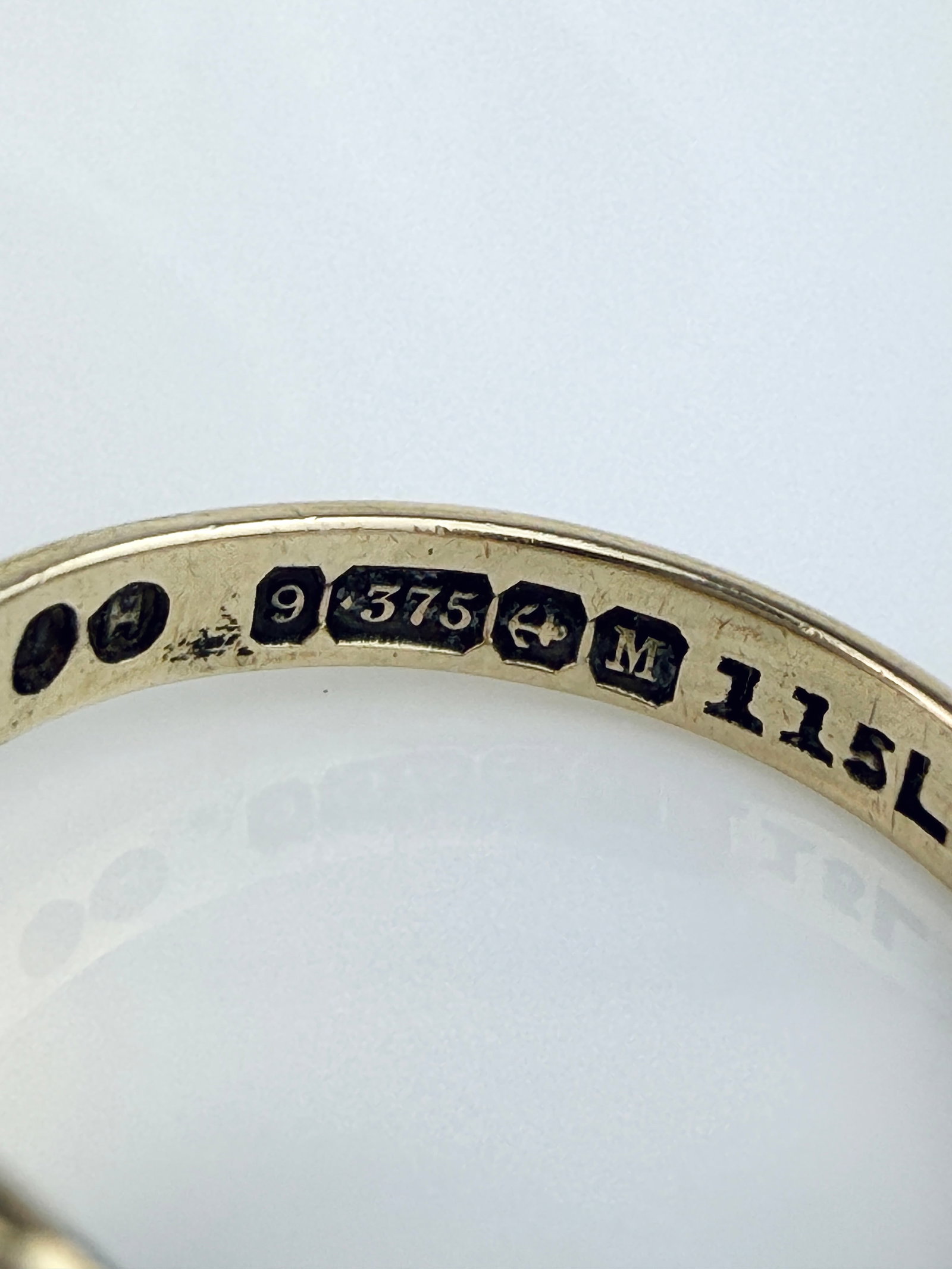 Lovely c.1936 9ct Yellow Gold 'ME' Engraved Initial Signet Ring - 4