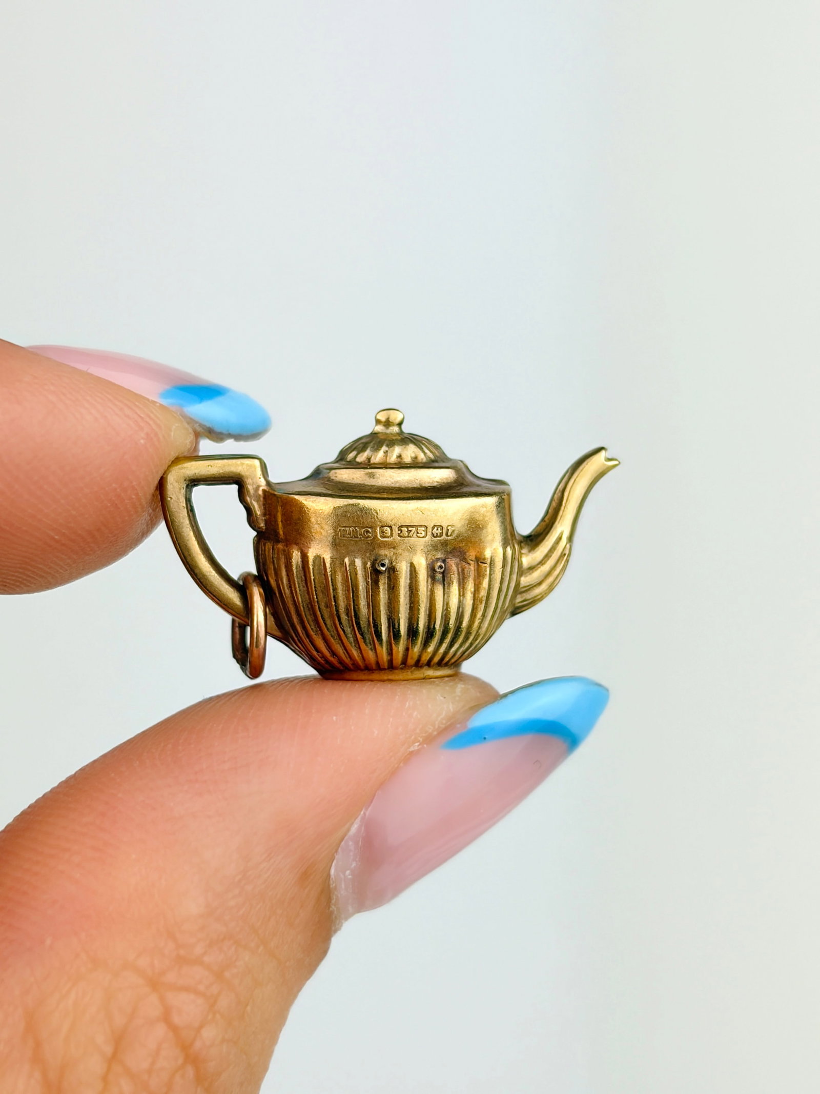 VINTAGE 9CT GOLD TEAPOT CHARM - 3