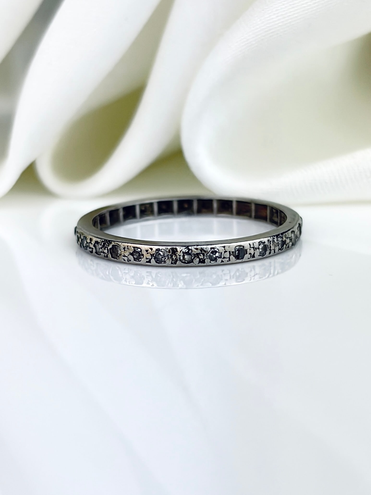 ANTIQUE WHITE GOLD DIAMOND FULL ETERNITY BAND RING - 2