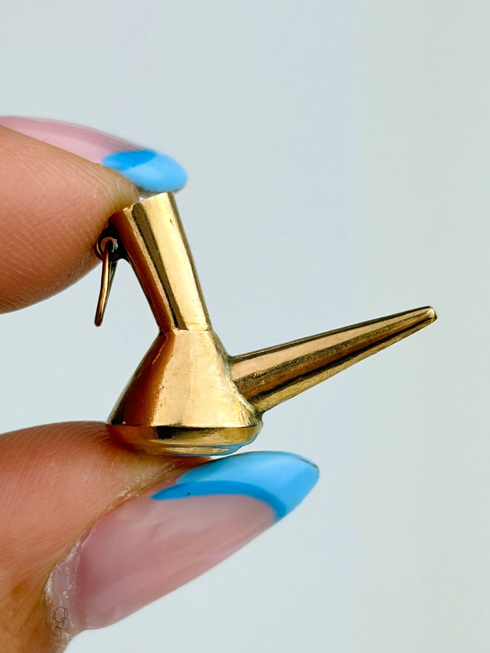 VINTAGE GOLD SPANISH PORRON CHARM: VINTAGE GOLD SPANISH PORRON CHARM