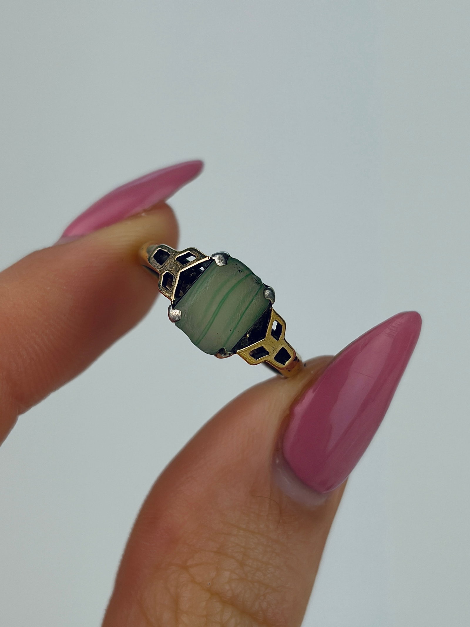 9CT GOLD AND SILVER SET GREEN STONE RING - 5