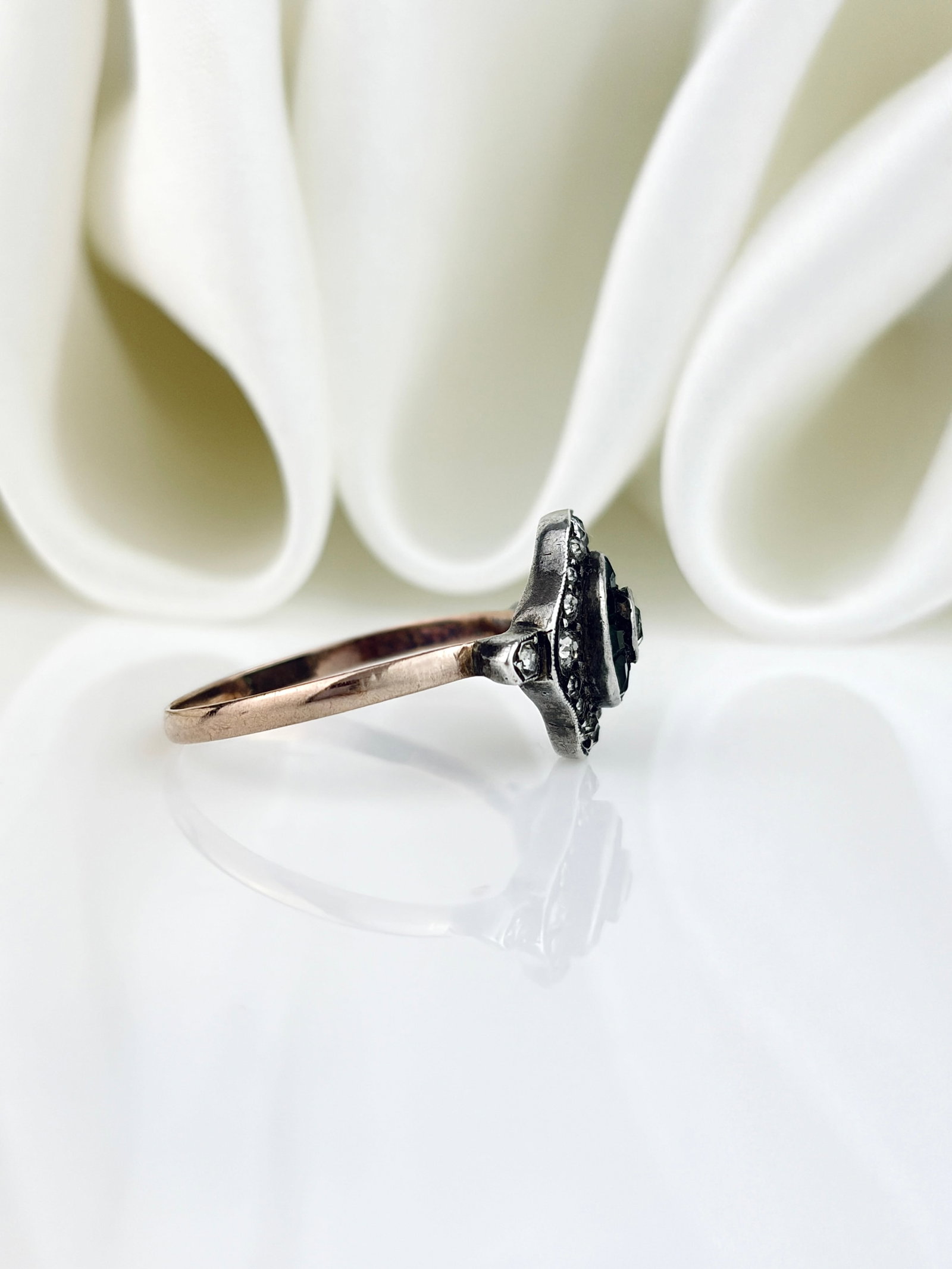 Art Deco Era Antique 9ct Gold and Silver Ring - 2