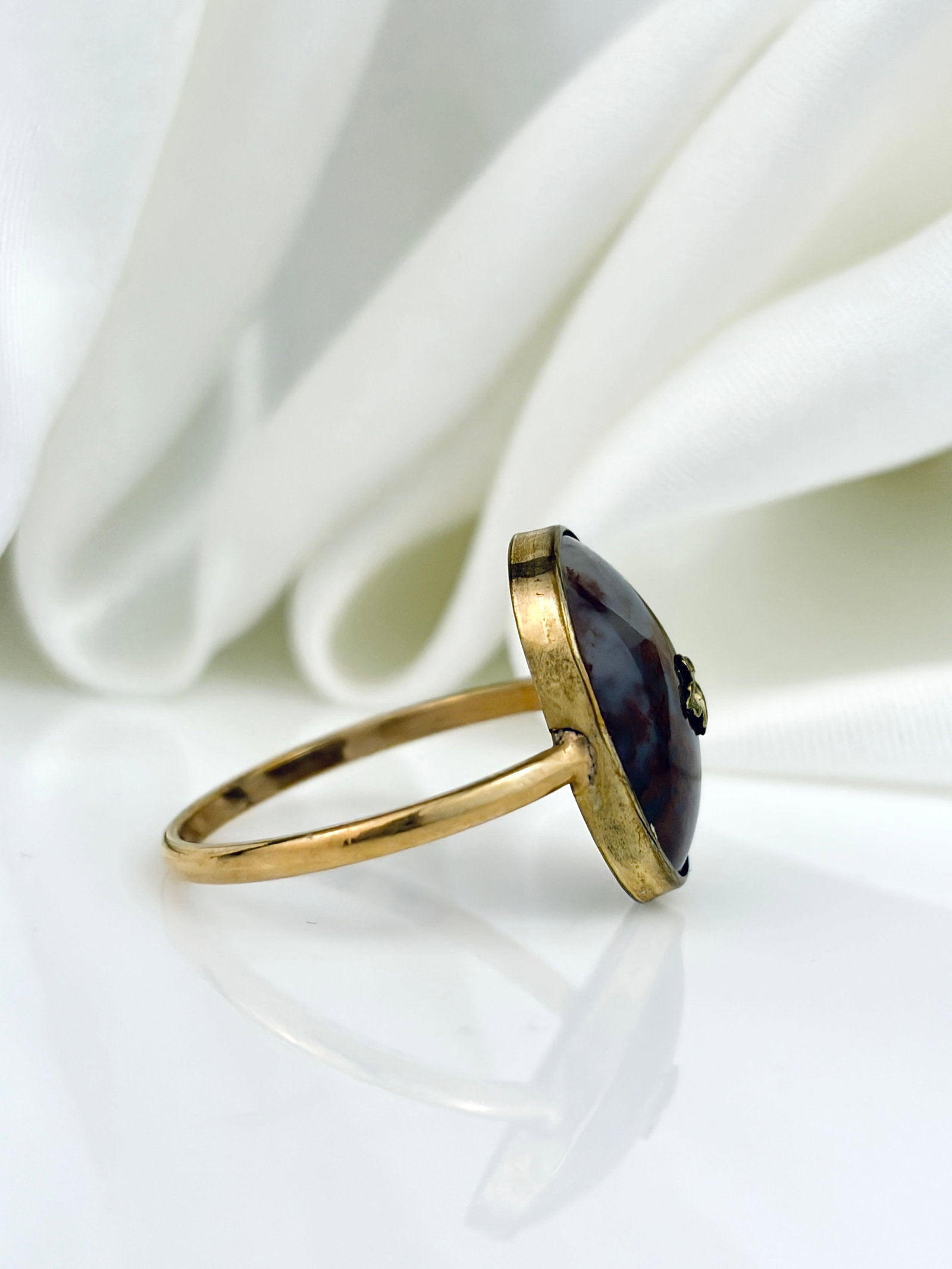 ANTIQUE 9CT YELLOW GOLD MOSS AGATE RING - 2