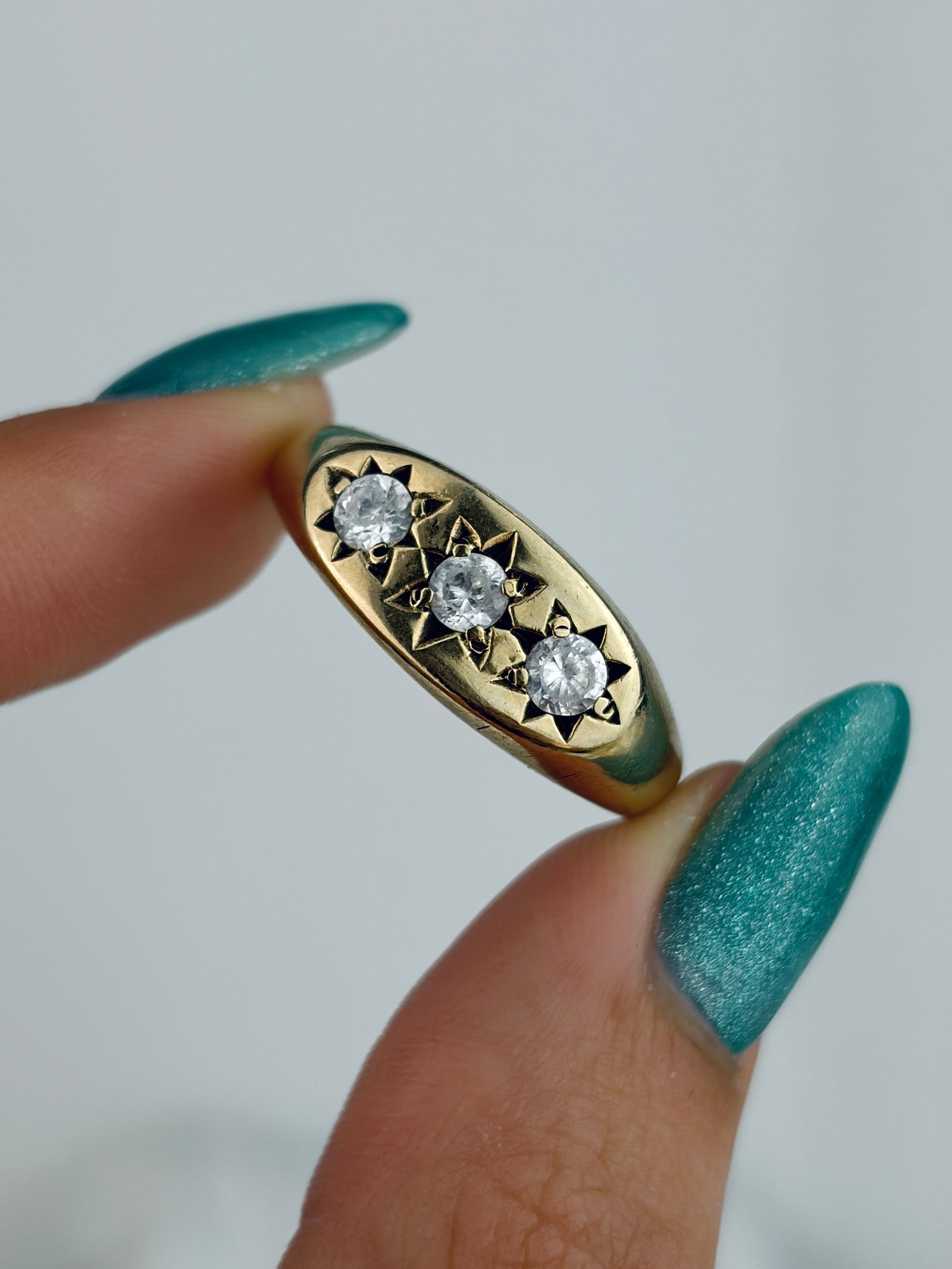 Chunky Vintage 9ct Yellow Gold White 3 Stone Star Set Ring - 5