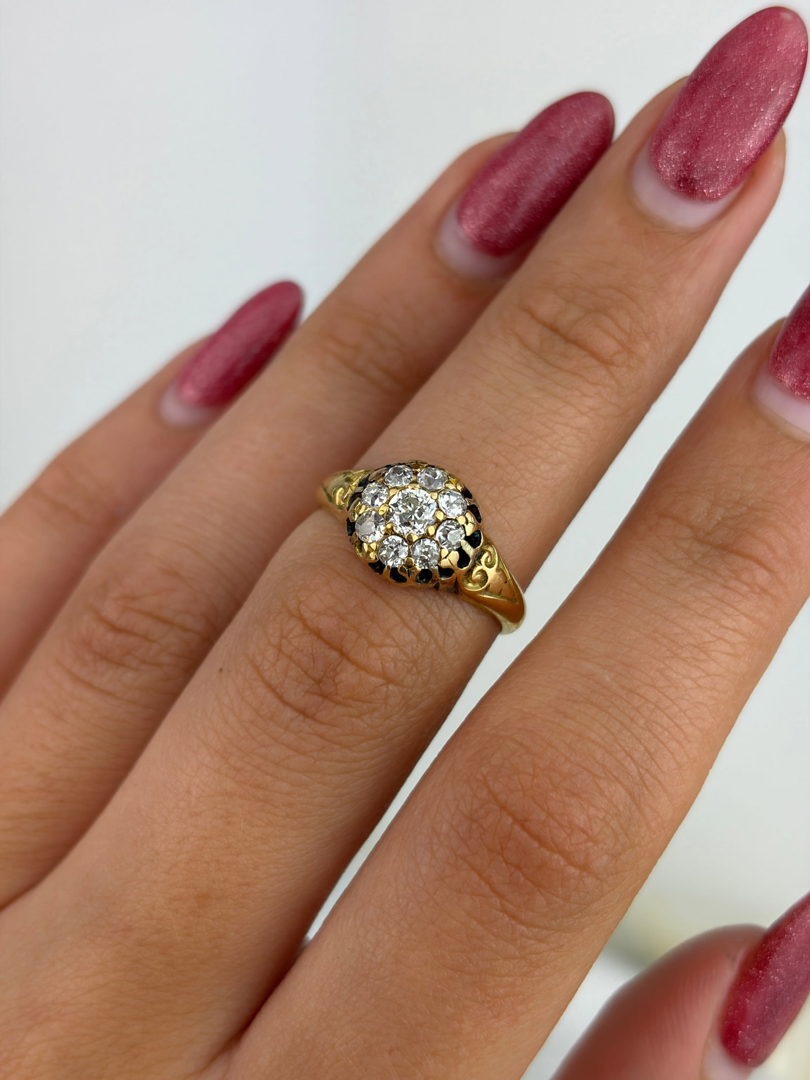 Antique 18ct Yellow Gold Diamond Cluster Ring - 8