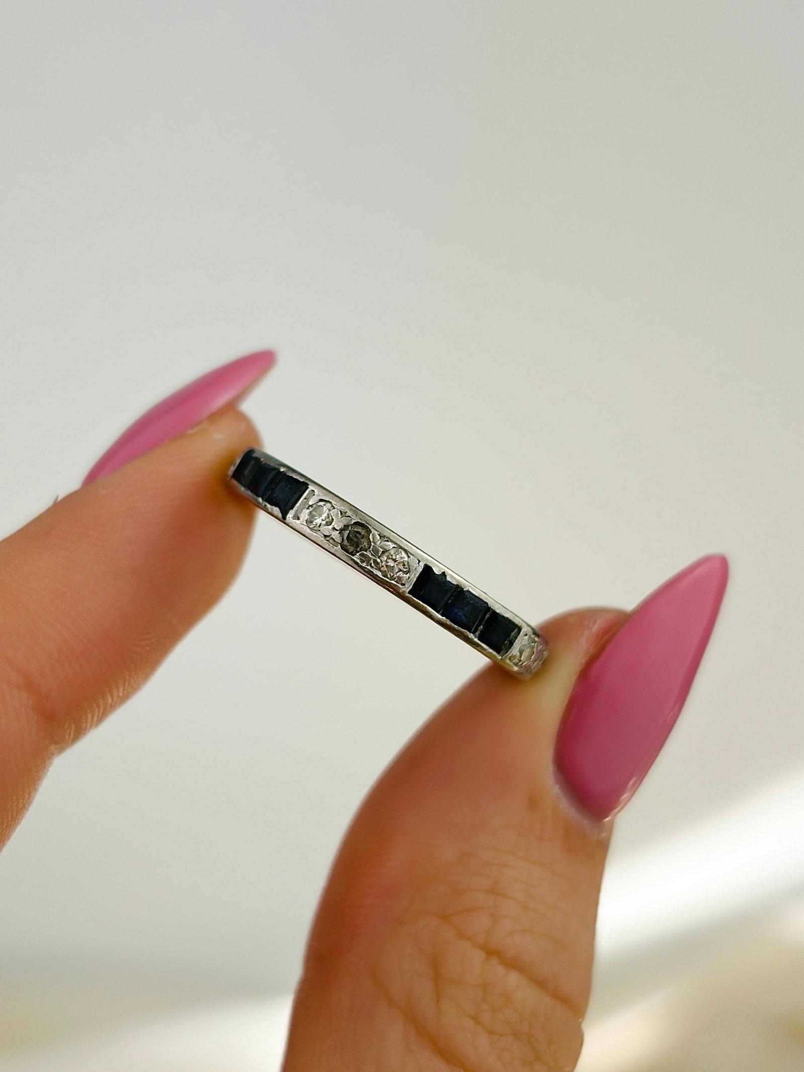 ANTIQUE WHITE GOLD SAPPHIRE AND DIAMOND FULL ETERNITY BAND RING - 4