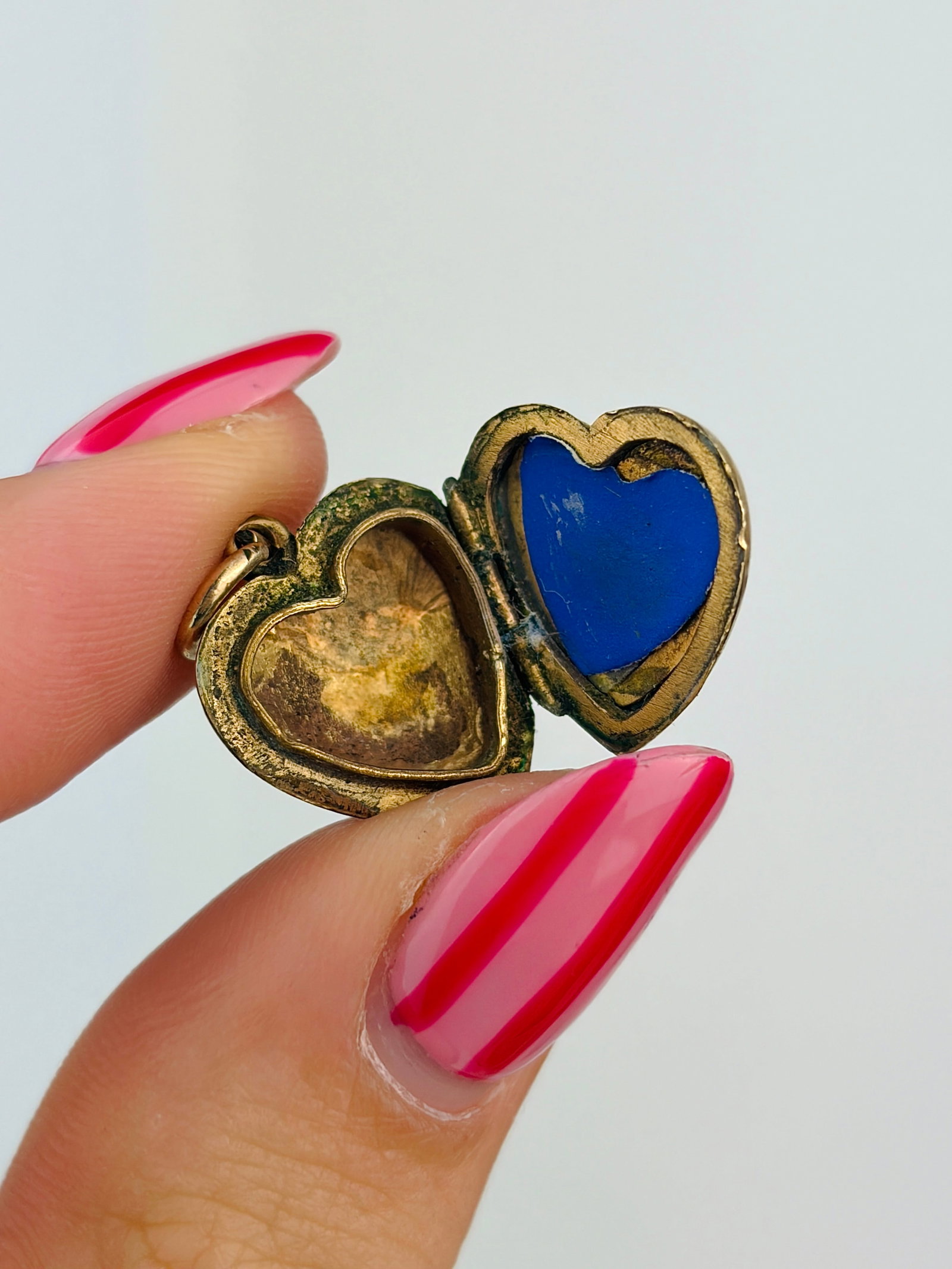 sweet vintage 9ct gold F&B heart locket pendant - 2