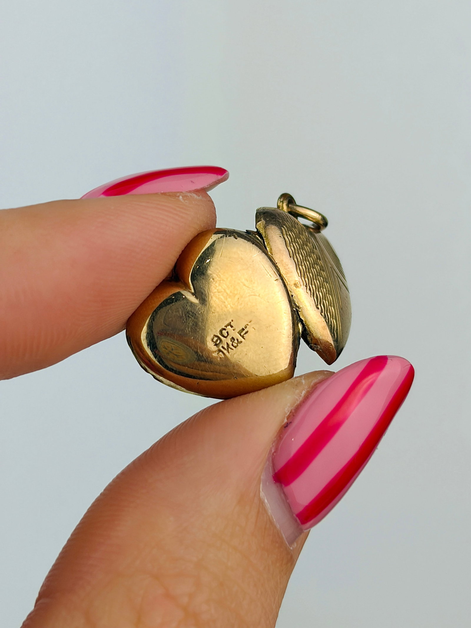 sweet vintage 9ct gold F&B heart locket pendant - 3