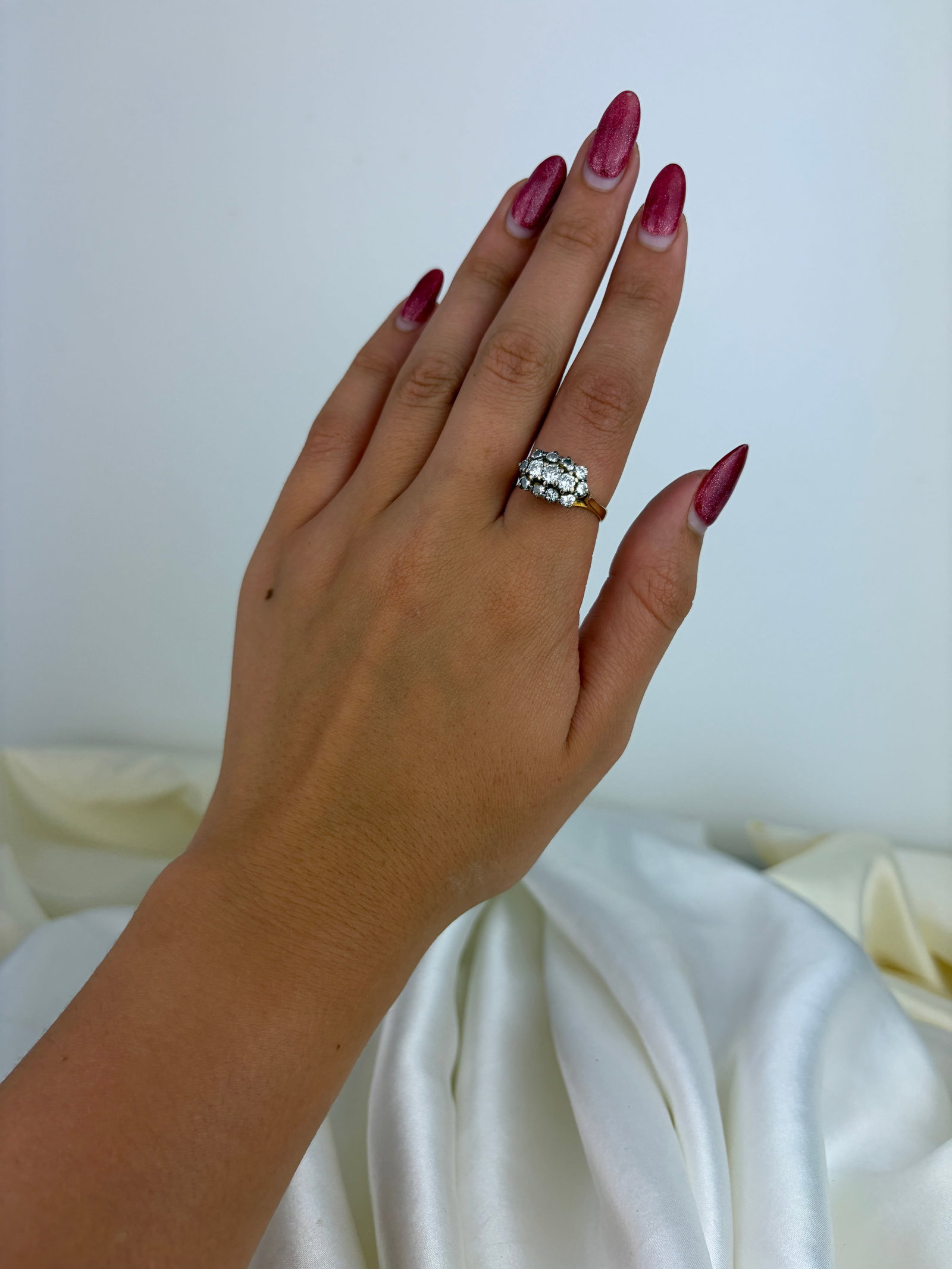 Vintage c.1975 18ct Yellow Gold Diamond Three Stone Cluster Ring - 7