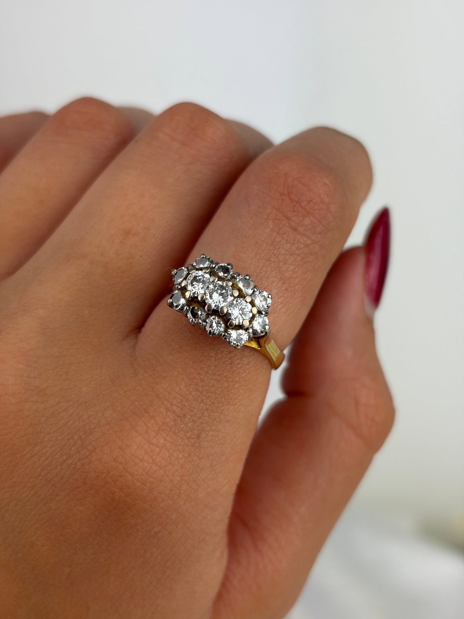 Vintage c.1975 18ct Yellow Gold Diamond Three Stone Cluster Ring - 8