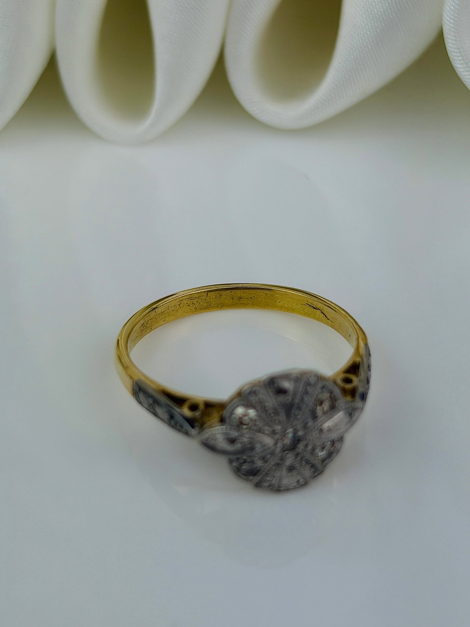 antique art deco era 18ct gold and platinum diamond ring - 4