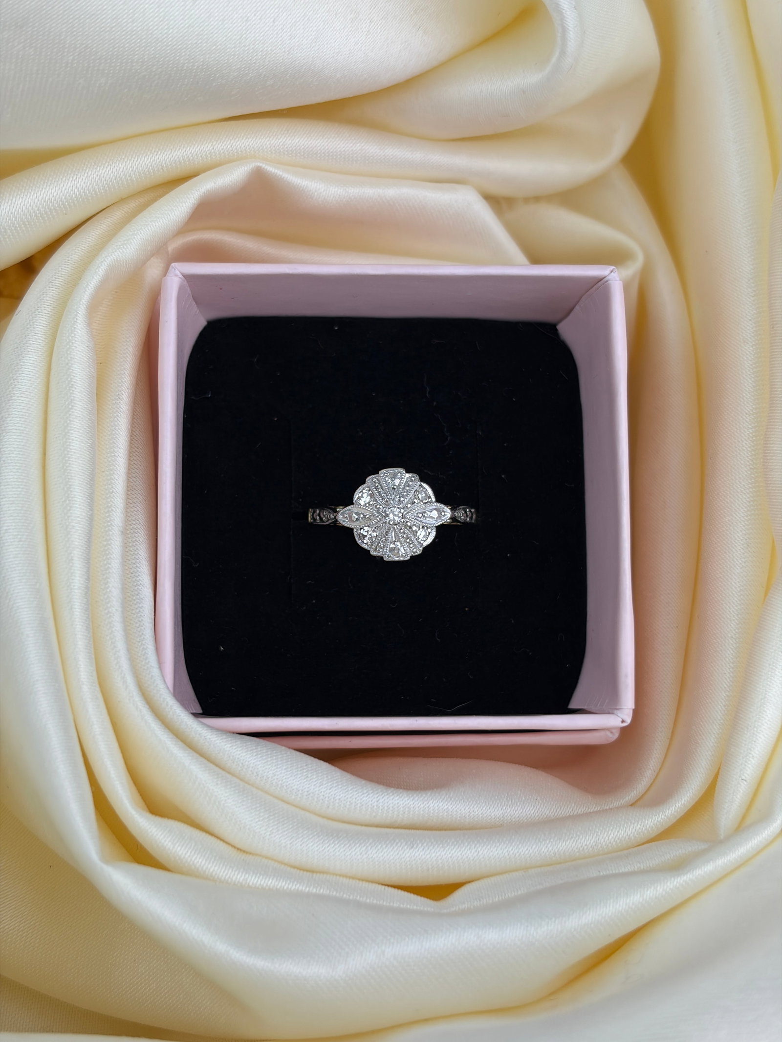 antique art deco era 18ct gold and platinum diamond ring - 7
