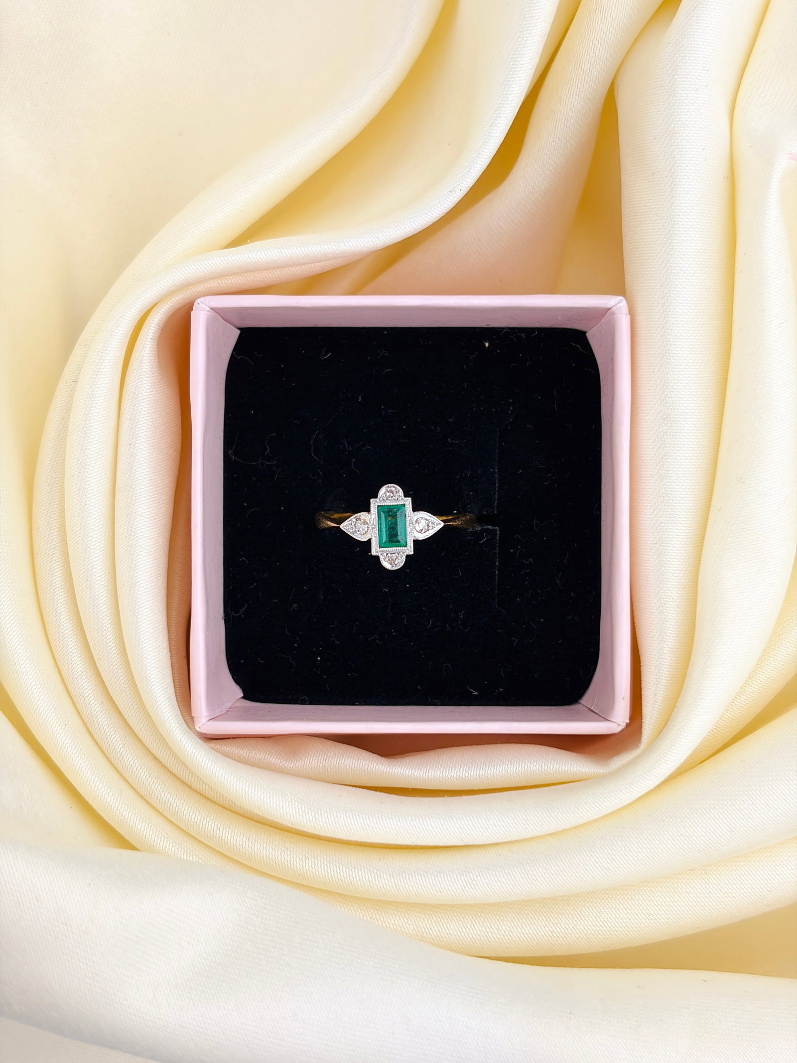 Antique Art Deco Era Emerald And Diamond Ring in 18ct Gold and Platinum - 9