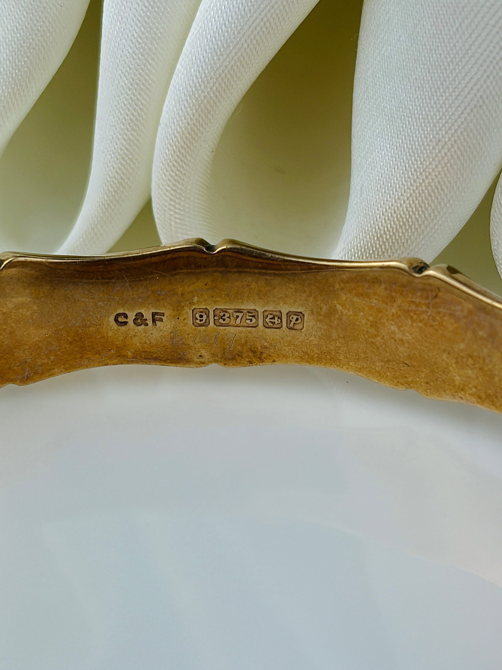 CHUNKY VINTAGE 9CT GOLD BAMBOO BANGLE / BRACELET - 5