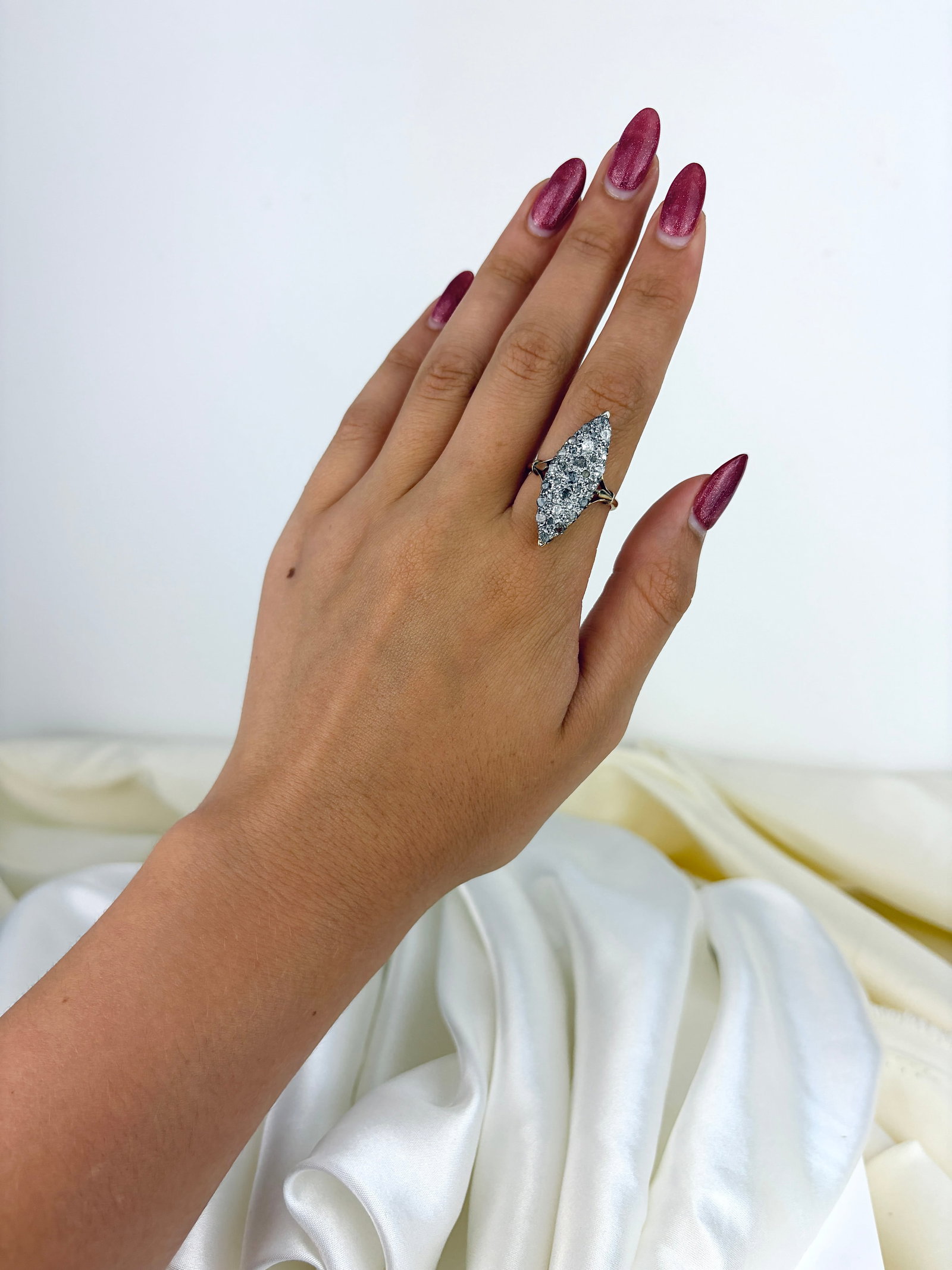 Outstanding Diamond Navette Ring in 18ct Yellow Gold - 7