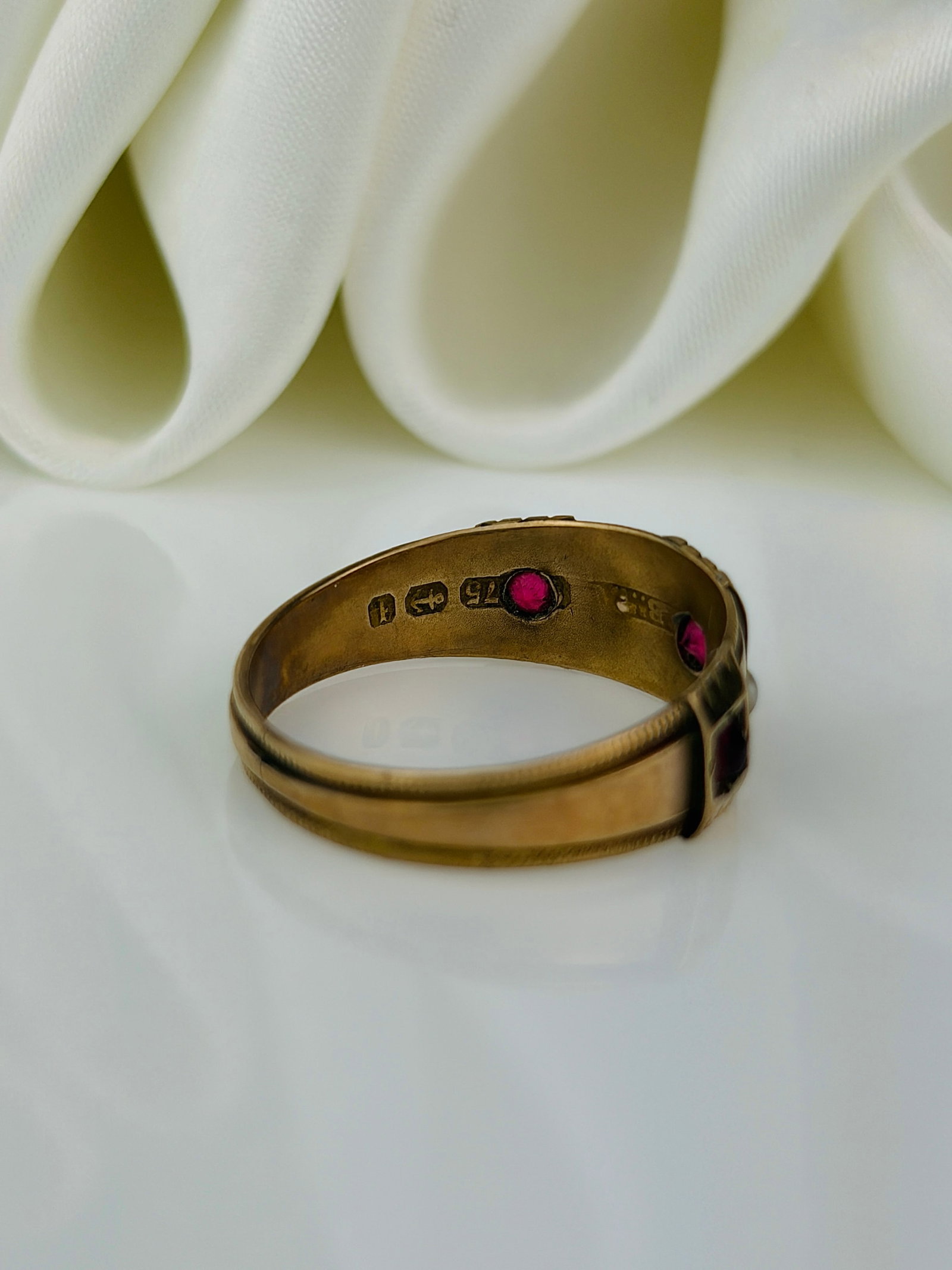 Antique 9ct gold red paste and pearl ring - 4