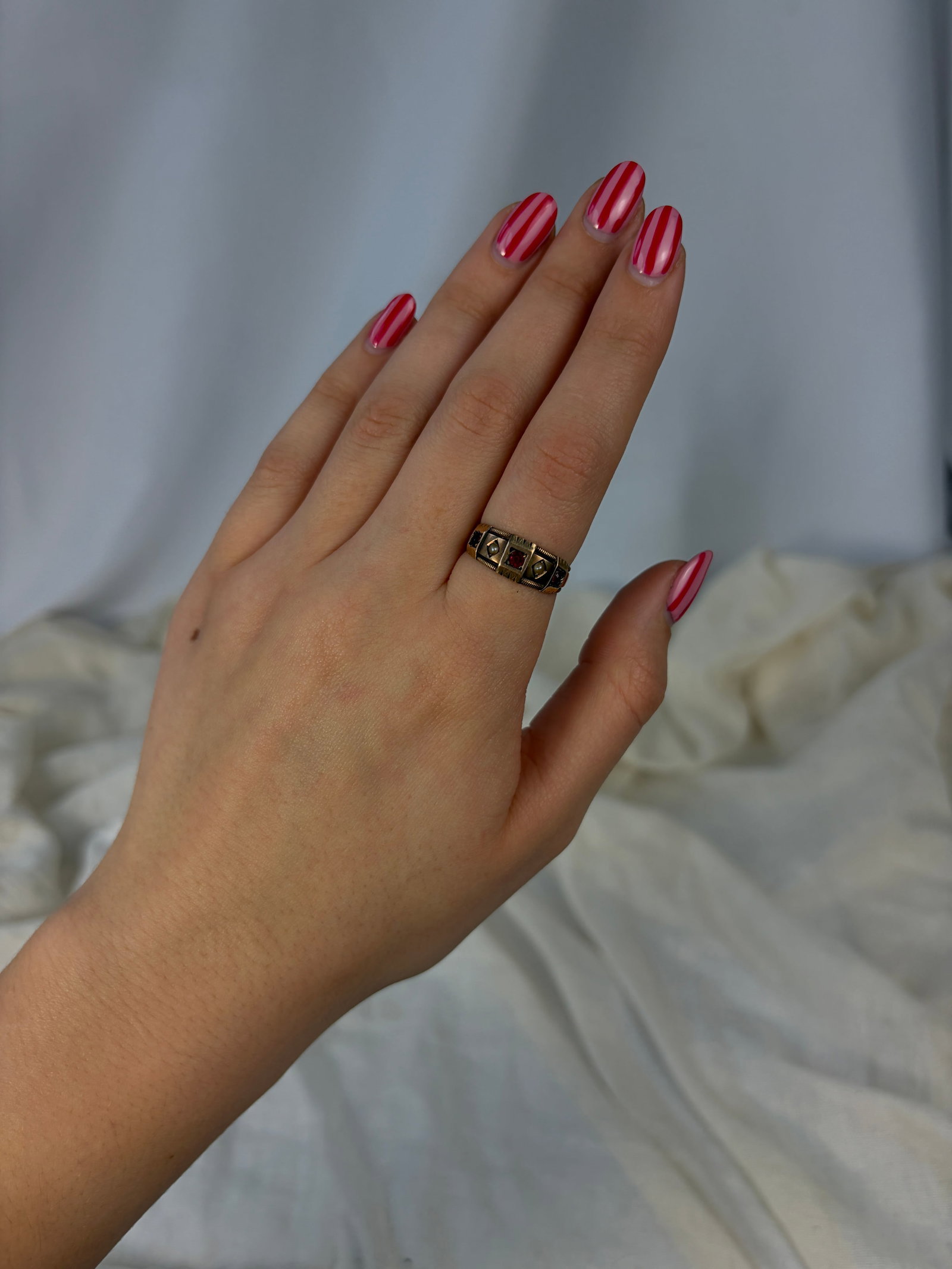 Antique 9ct gold red paste and pearl ring - 8