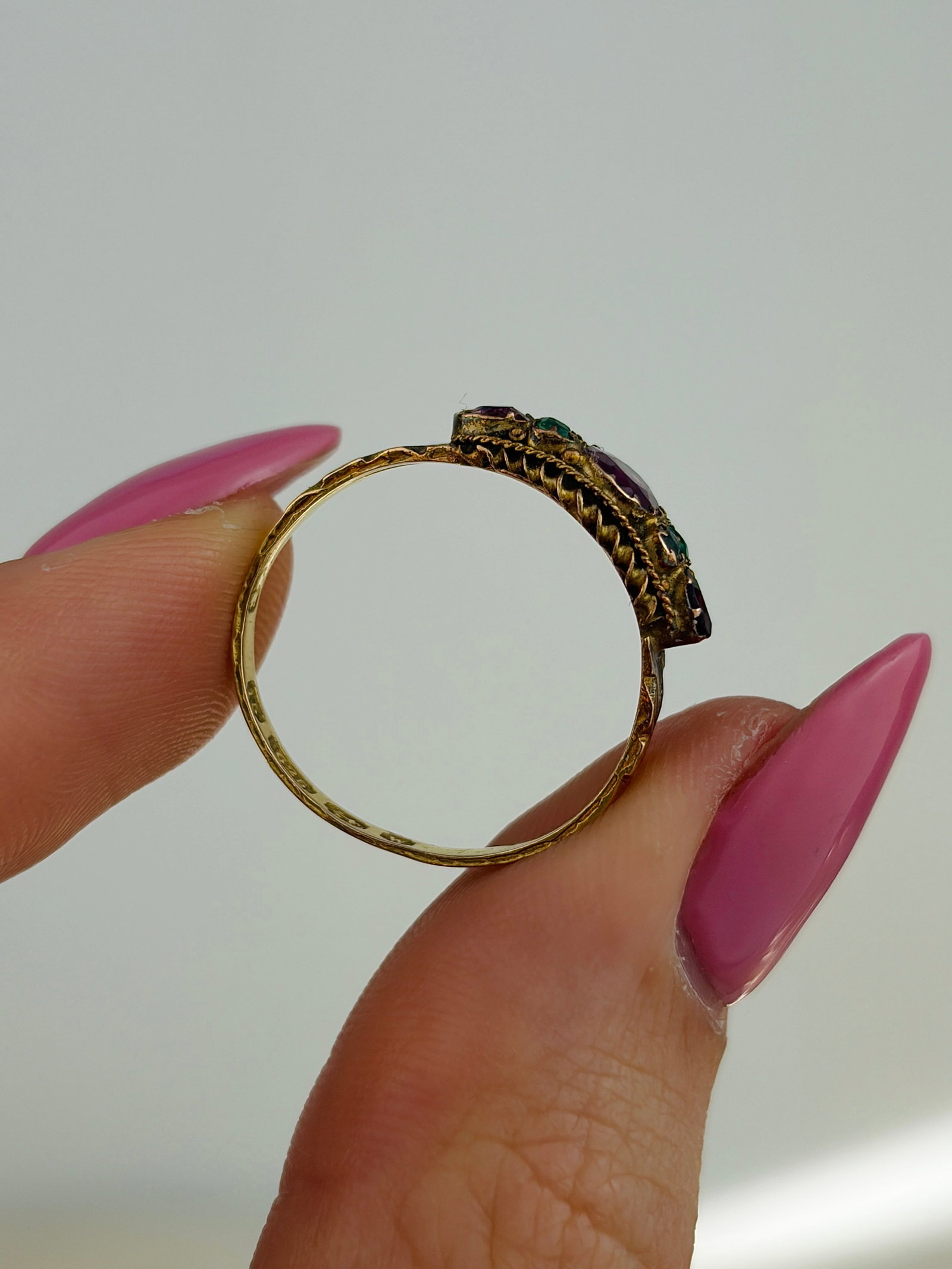 ANTIQUE 15CT YELLOW GOLD MULTIGEM RING - 6