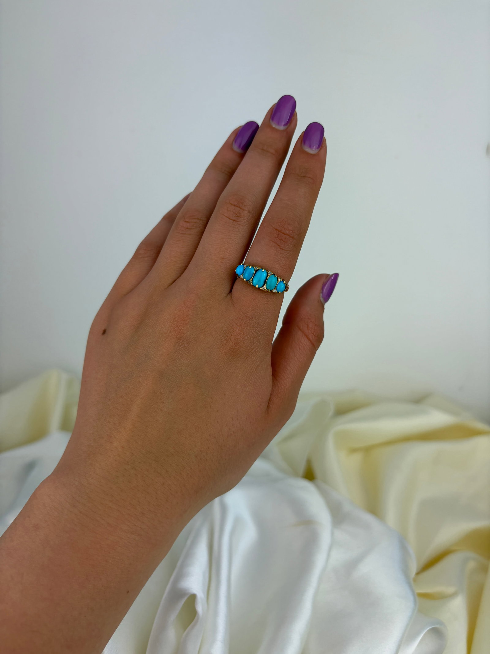 ANTIQUE C.1903 18CT YELLOW GOLD TURQUOISE 5 STONE RING - 8