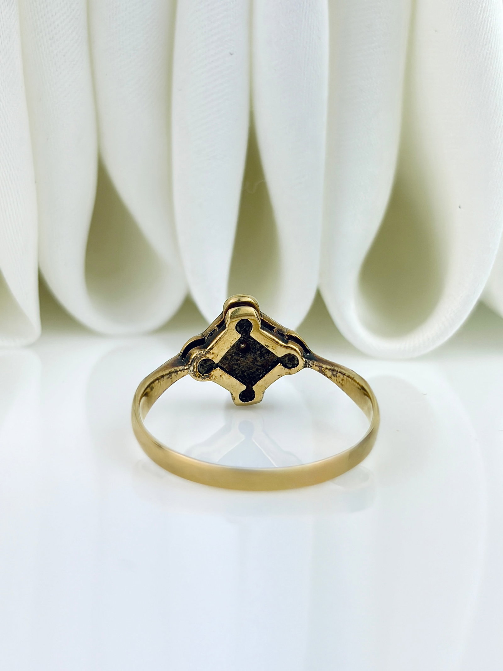 ANTIQUE ART DECO ERA 18CT GOLD AND PLATINUM DIAMOND GEOMETRIC RING - 6