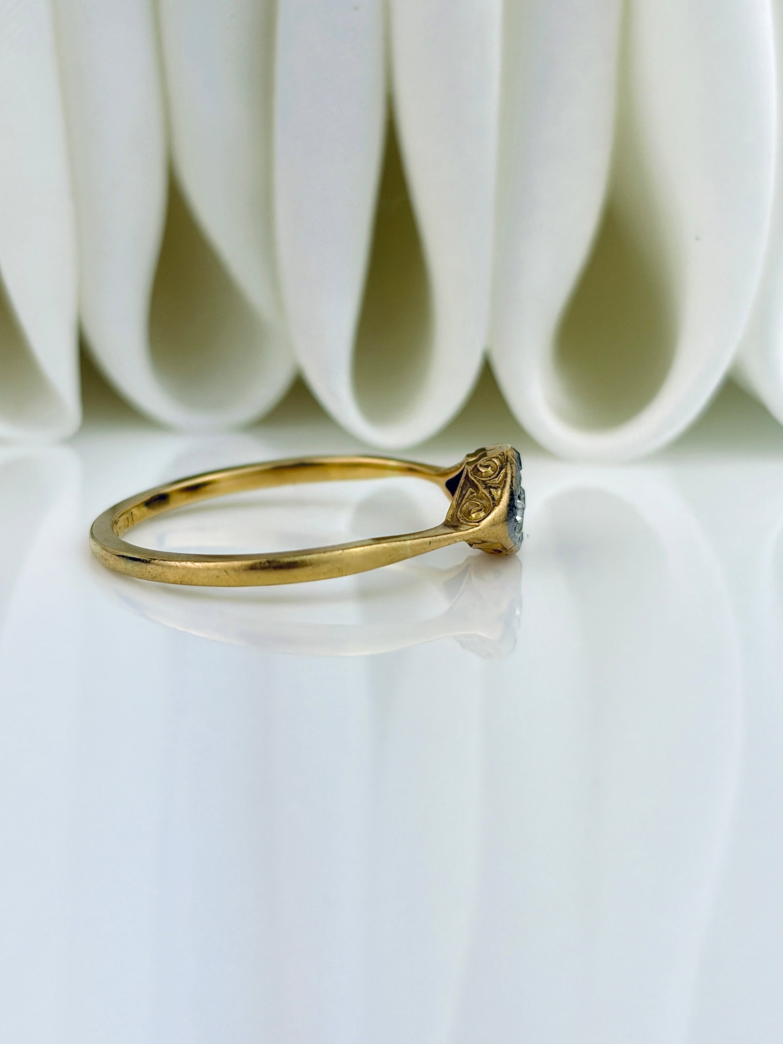 ANTIQUE ART DECO ERA 18CT GOLD DIAMOND RING - 4