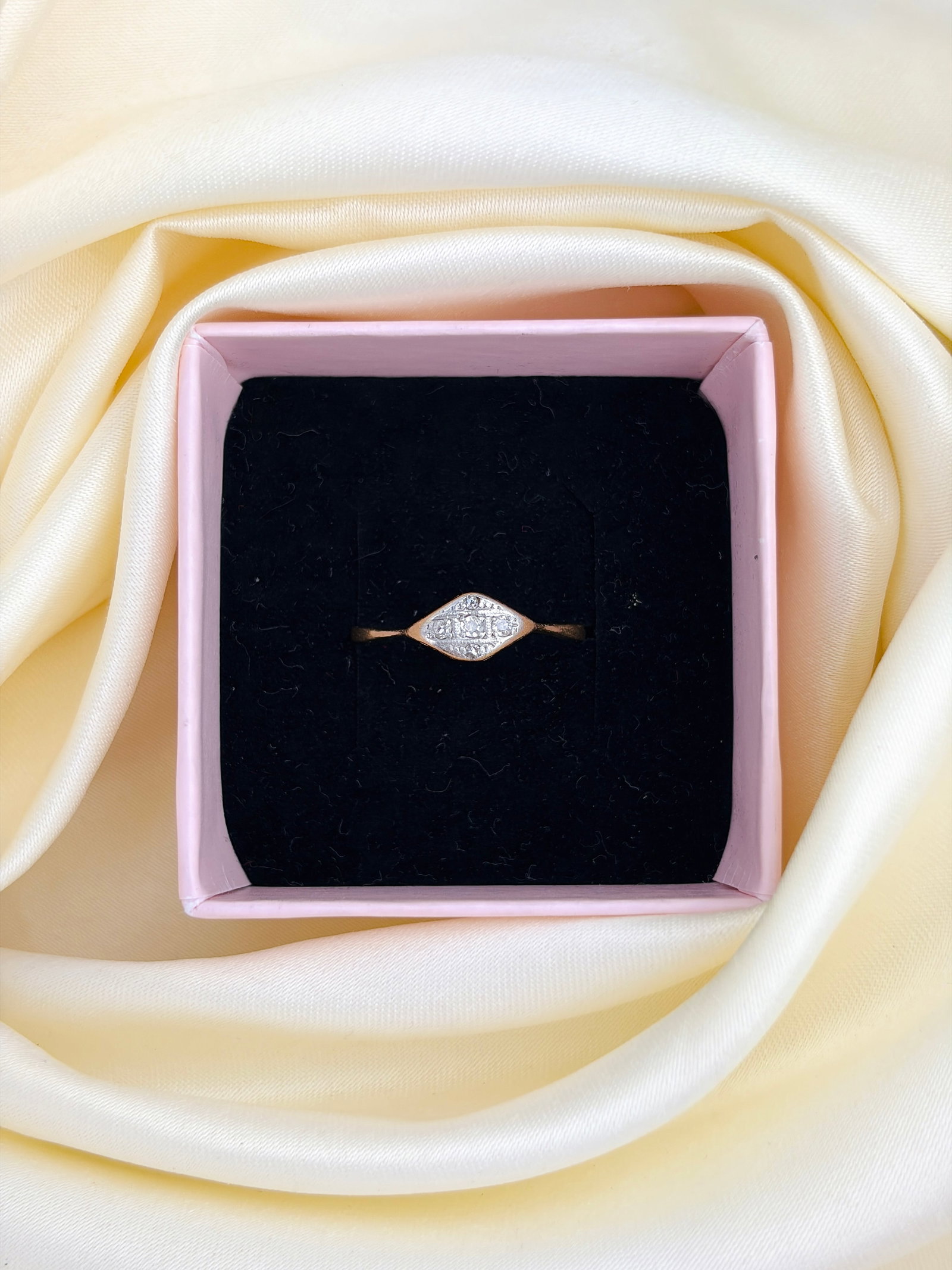 ANTIQUE ART DECO ERA 18CT GOLD DIAMOND RING - 9