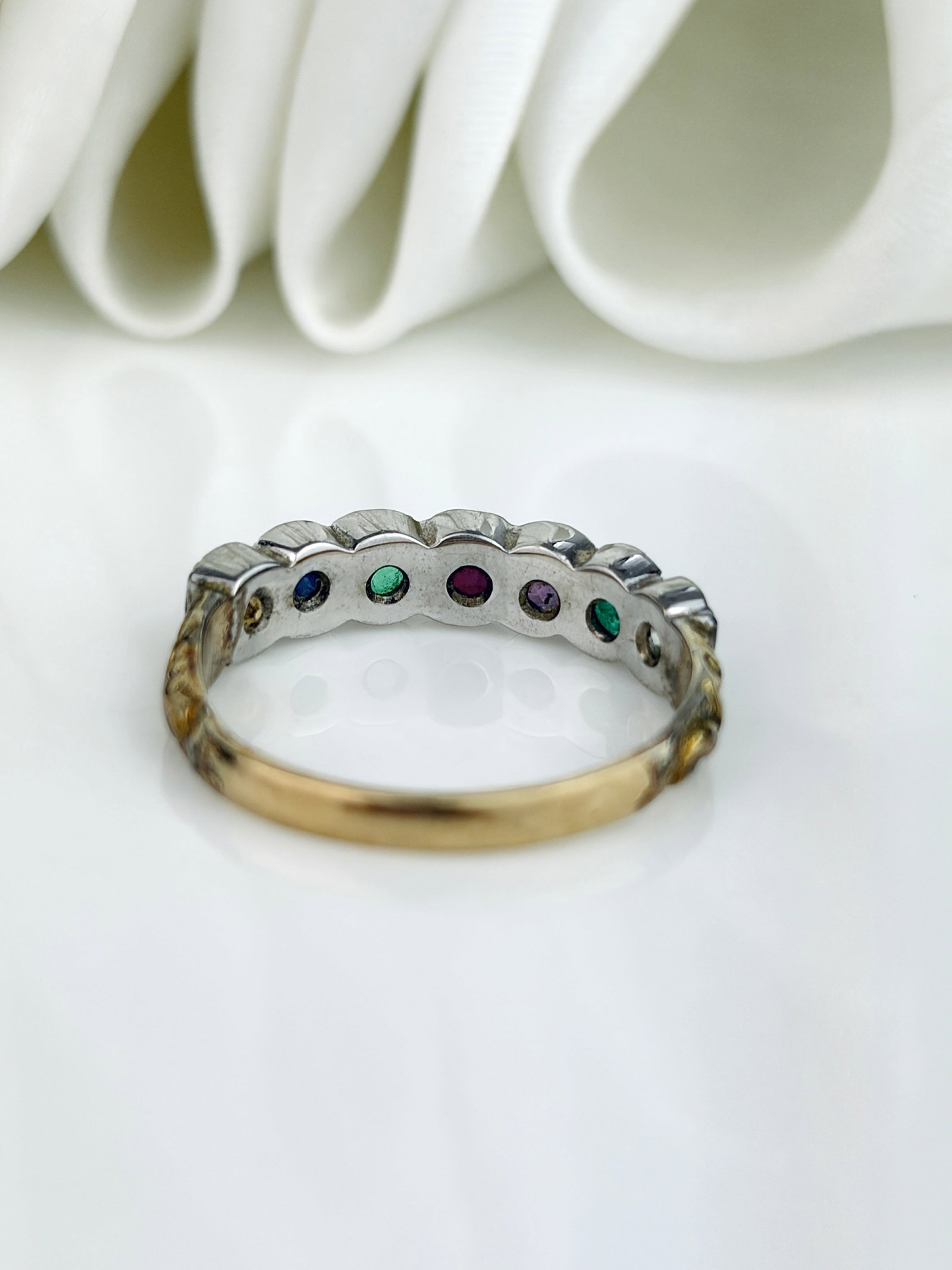 VINTAGE 9CT YELLOW GOLD DEAREST / ACROSTIC RING - 3