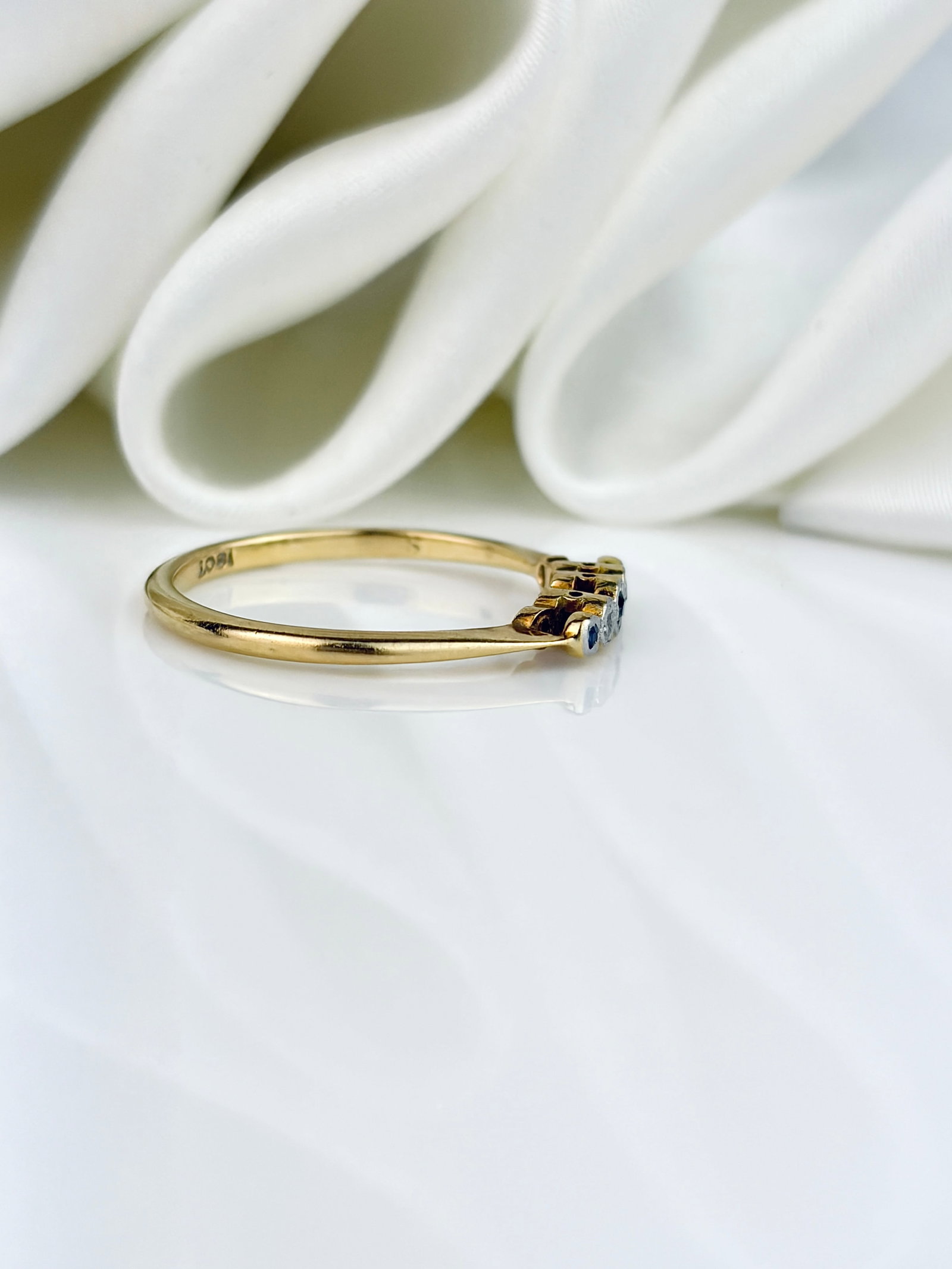 Sweet Art Deco Era 18ct Gold and Platinum Sapphire and Diamond 5 Stone Ring - 2