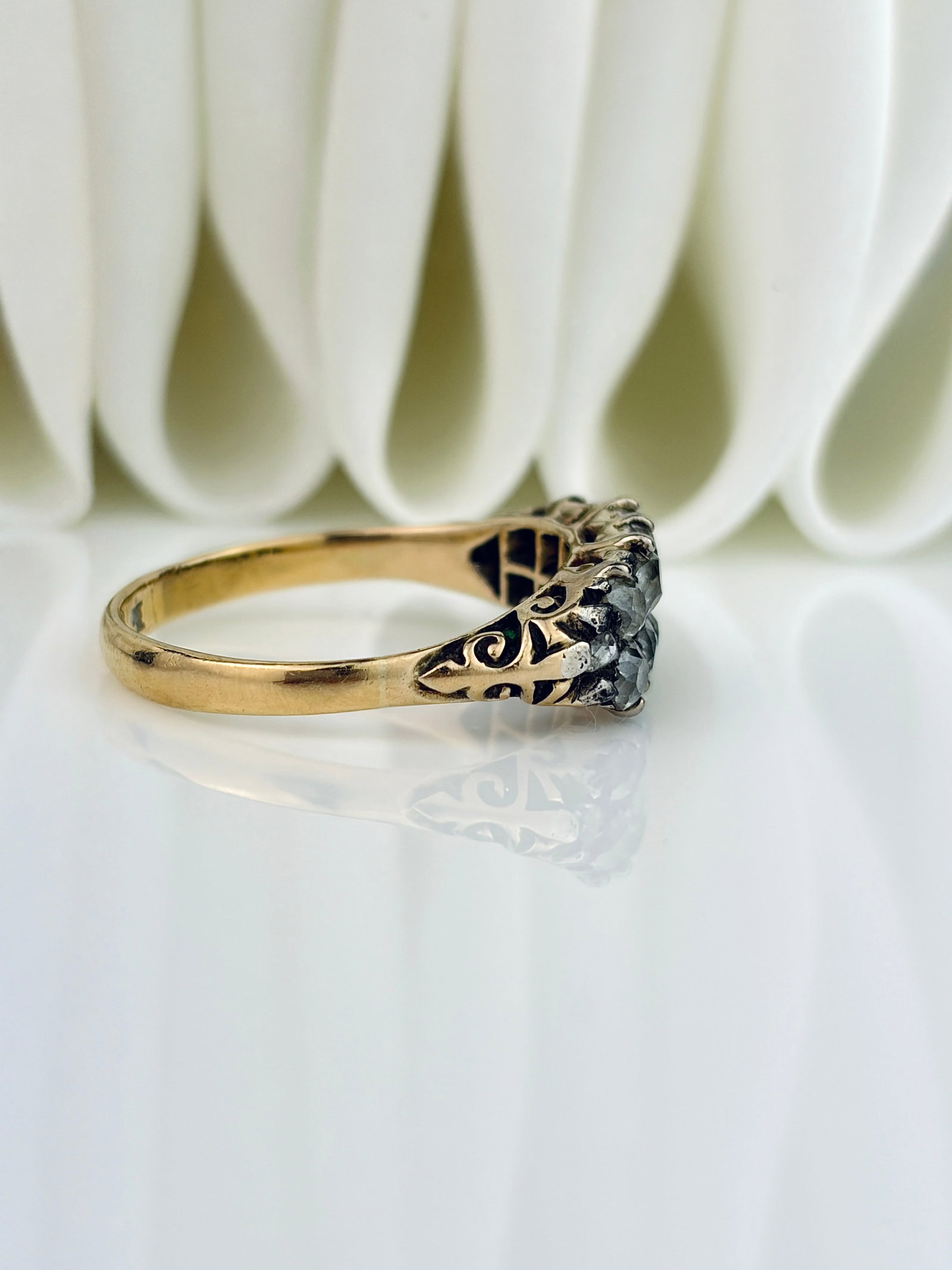 ANTIQUE 18CT YELLOW GOLD OLD MINE CUT DIAMOND DOUBLE ROW RING - 6