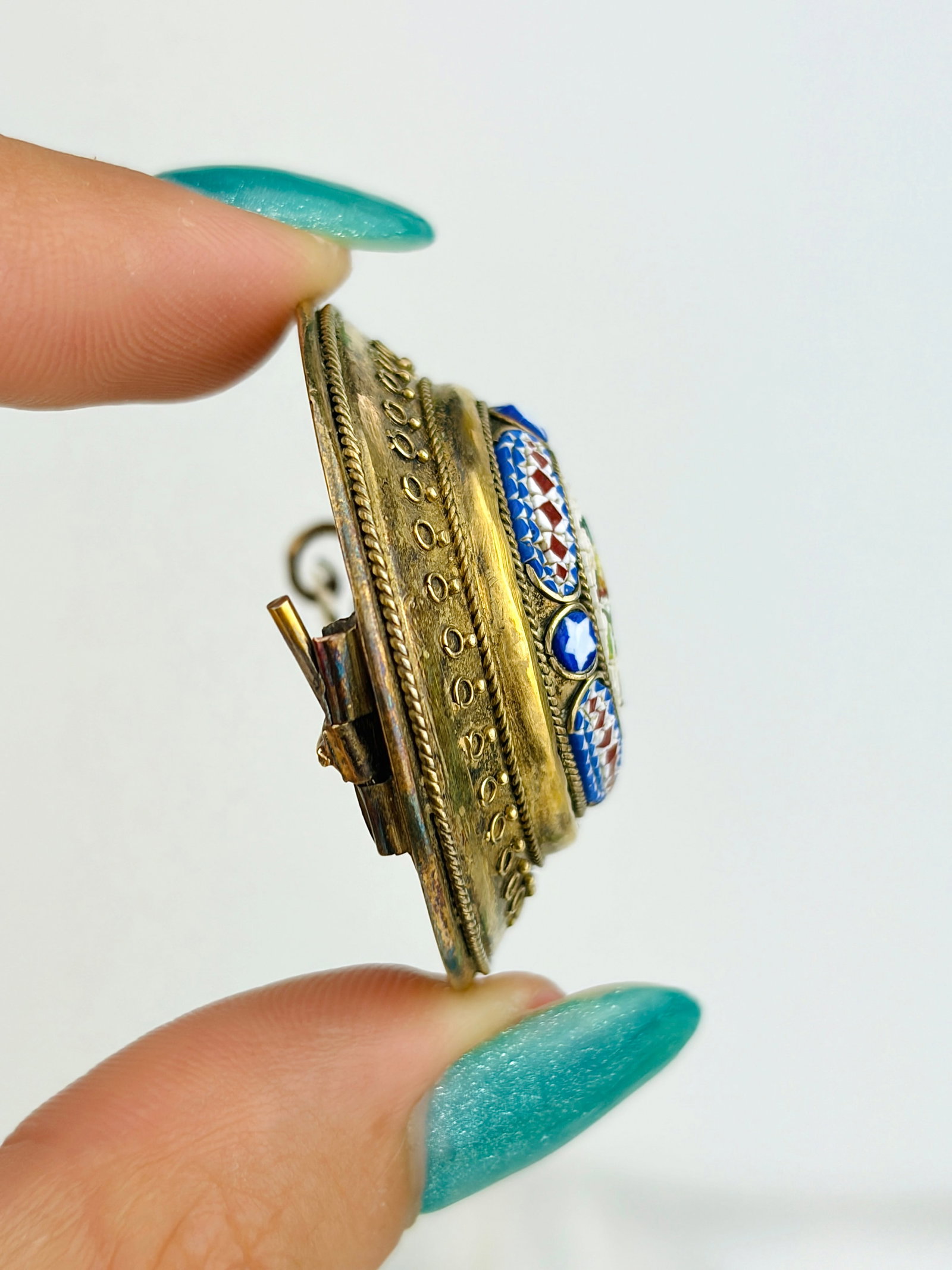 Antique Gold Micro-Mosaic Bird Brooch - 2
