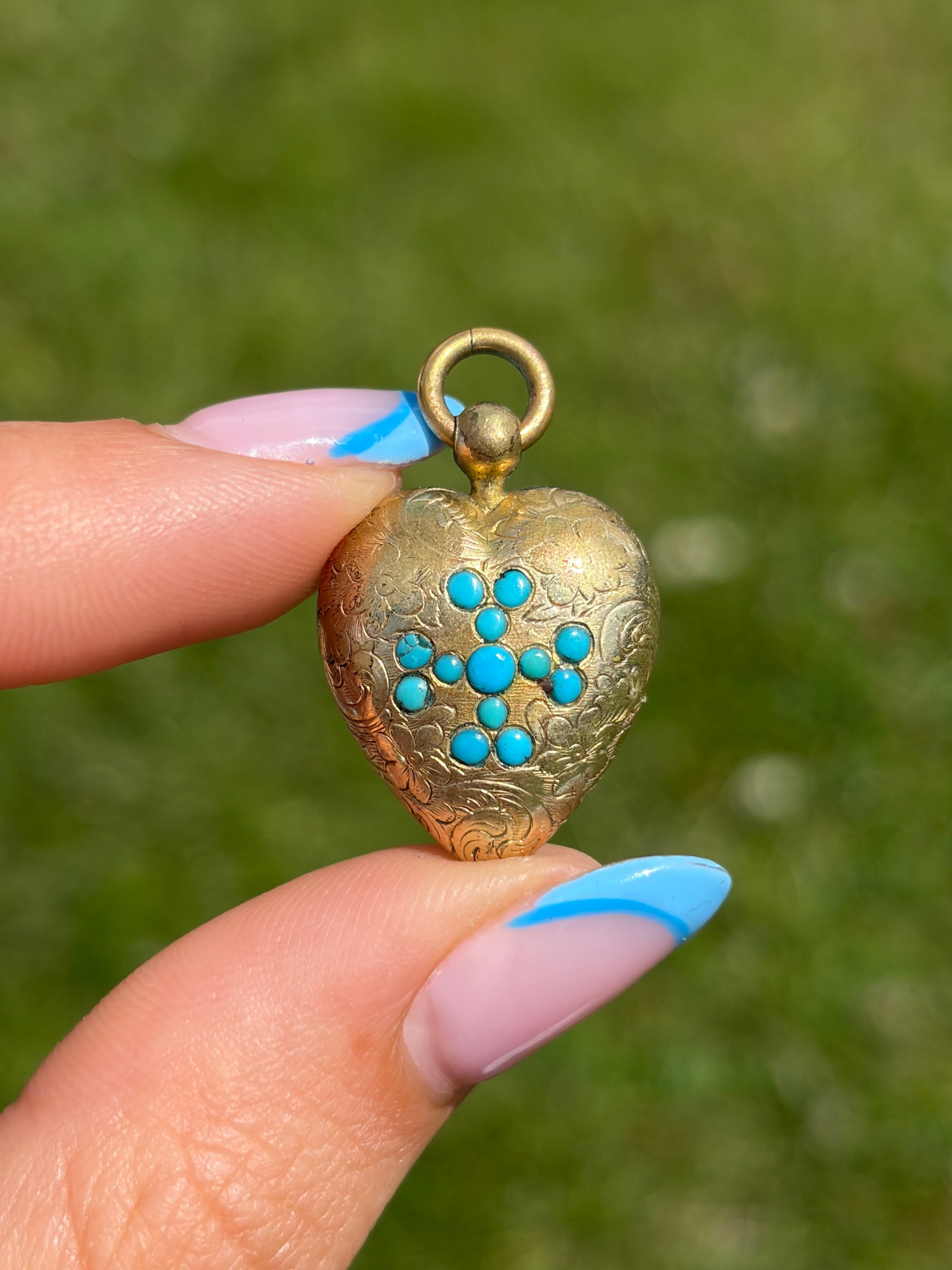 ANTIQUE ORNATE TURQUOISE HEART PENDANT WITH LOCKET BACK IN GOLD - 7