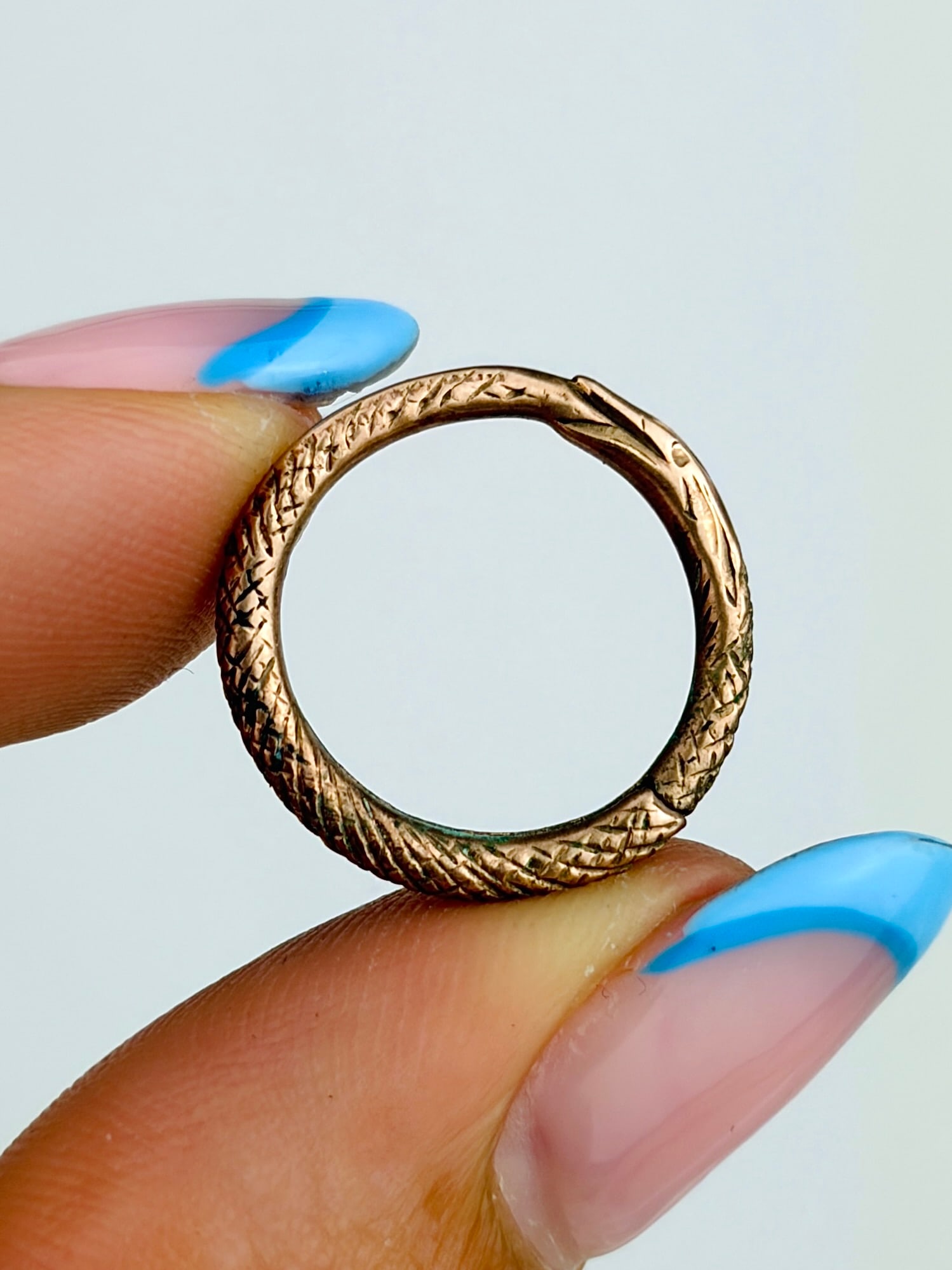 WONDERFUL 14CT GOLD OUROBOROS SNAKE SPLIT RING: WONDERFUL 14CT GOLD OUROBOROS SNAKE SPLIT RING