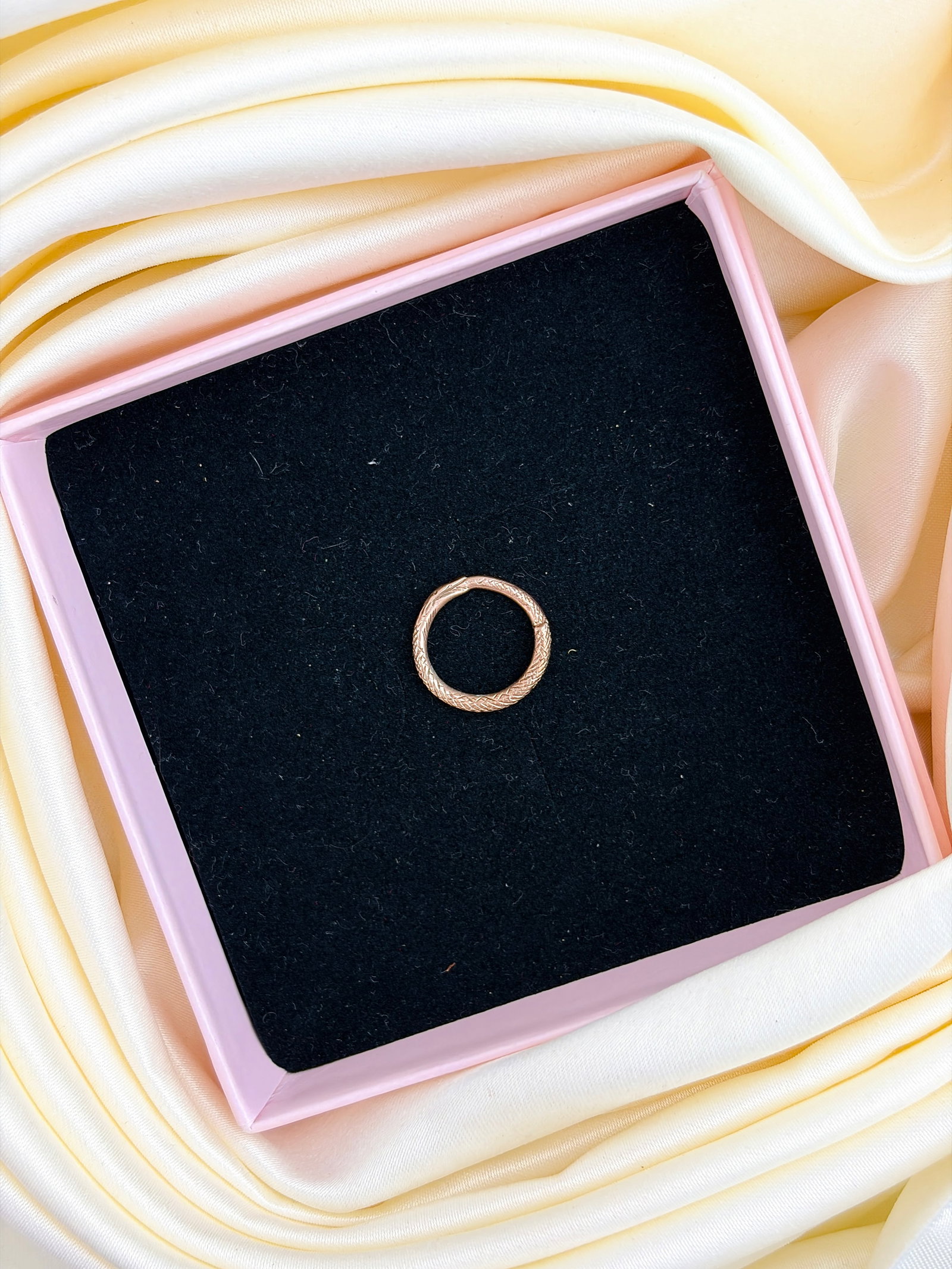 WONDERFUL 14CT GOLD OUROBOROS SNAKE SPLIT RING - 6