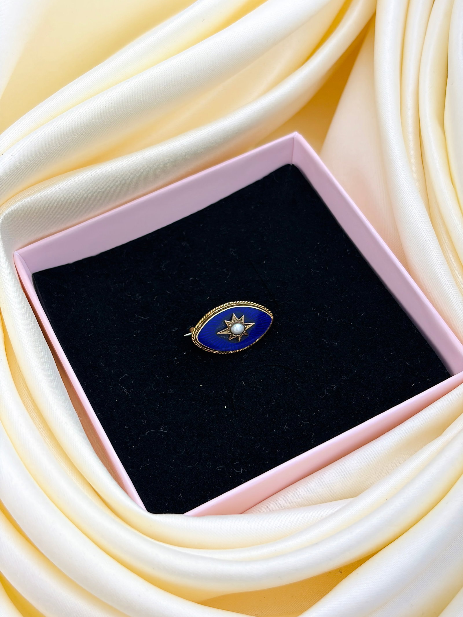 ANTIQUE VICTORIAN PEARL STAR AND BLUE ENAMEL BROOCH IN GOLD - 5