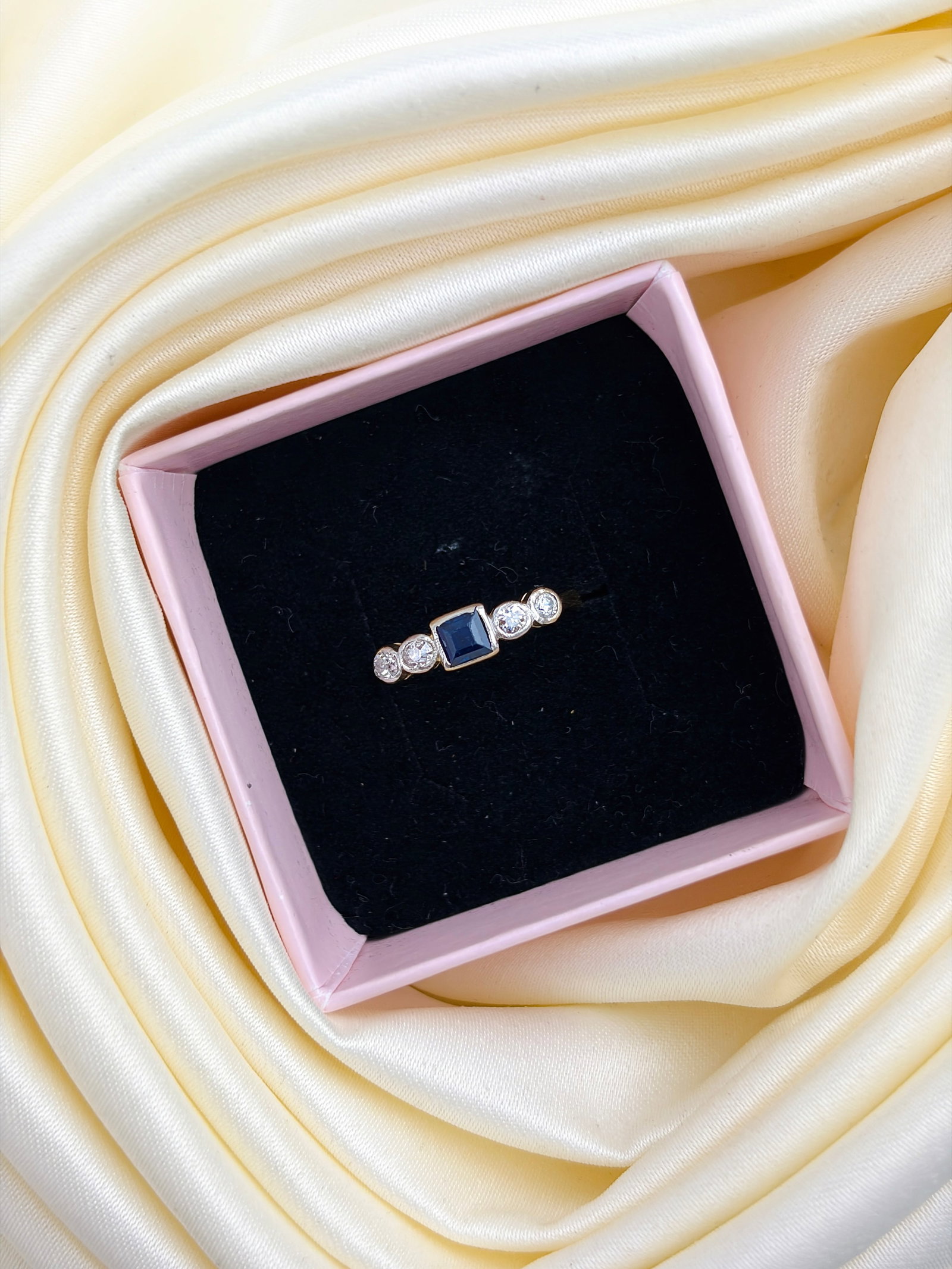 ART DECO 18CT GOLD AND PLATINUM SAPPHIRE AND DIAMOND 5 STONE RING - 9