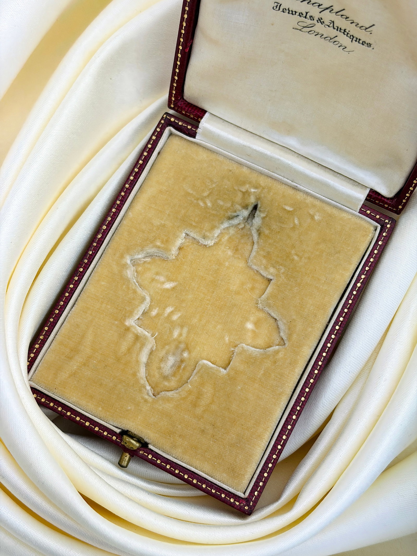 ANTIQUE VICTORIAN LARGE GOLD AMETHYST PENDANT IN ORIGINAL FITTED BOX - 6
