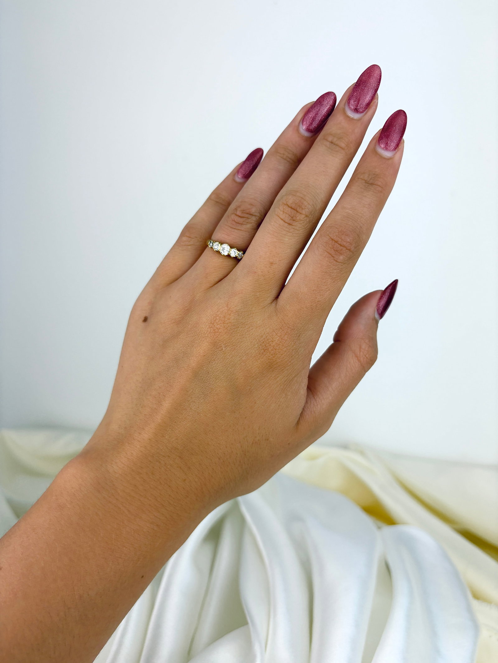 Wonderful Vintage 18ct Yellow Gold Diamond 5 Stone Ring - 7