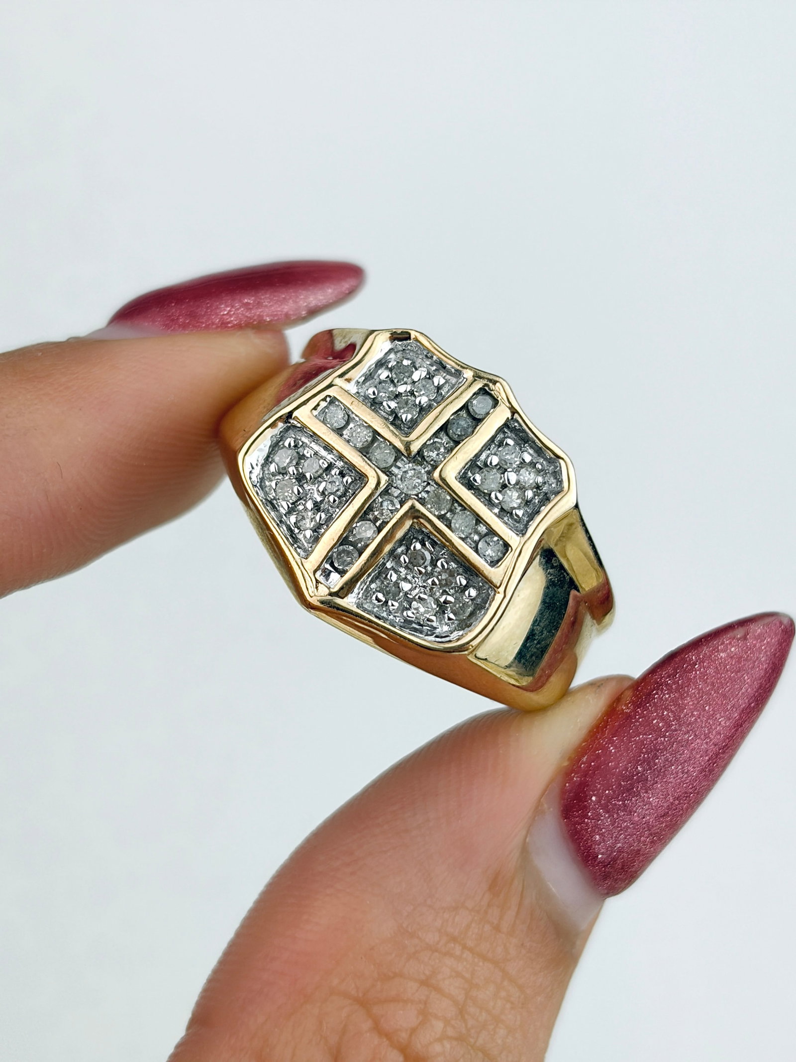 Vintage Large 9ct Yellow Gold Diamond Shield Ring - 5