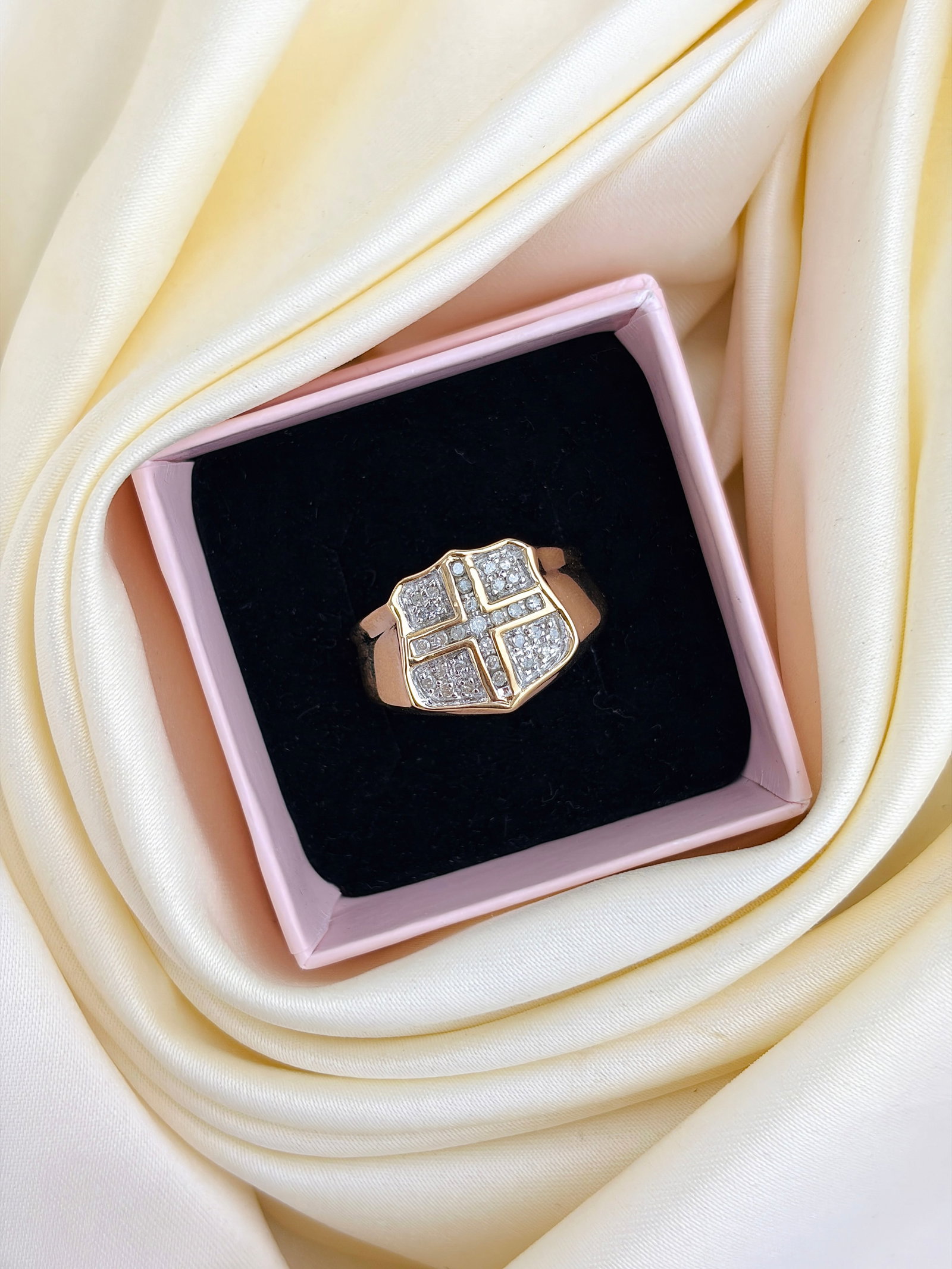 Vintage Large 9ct Yellow Gold Diamond Shield Ring - 9