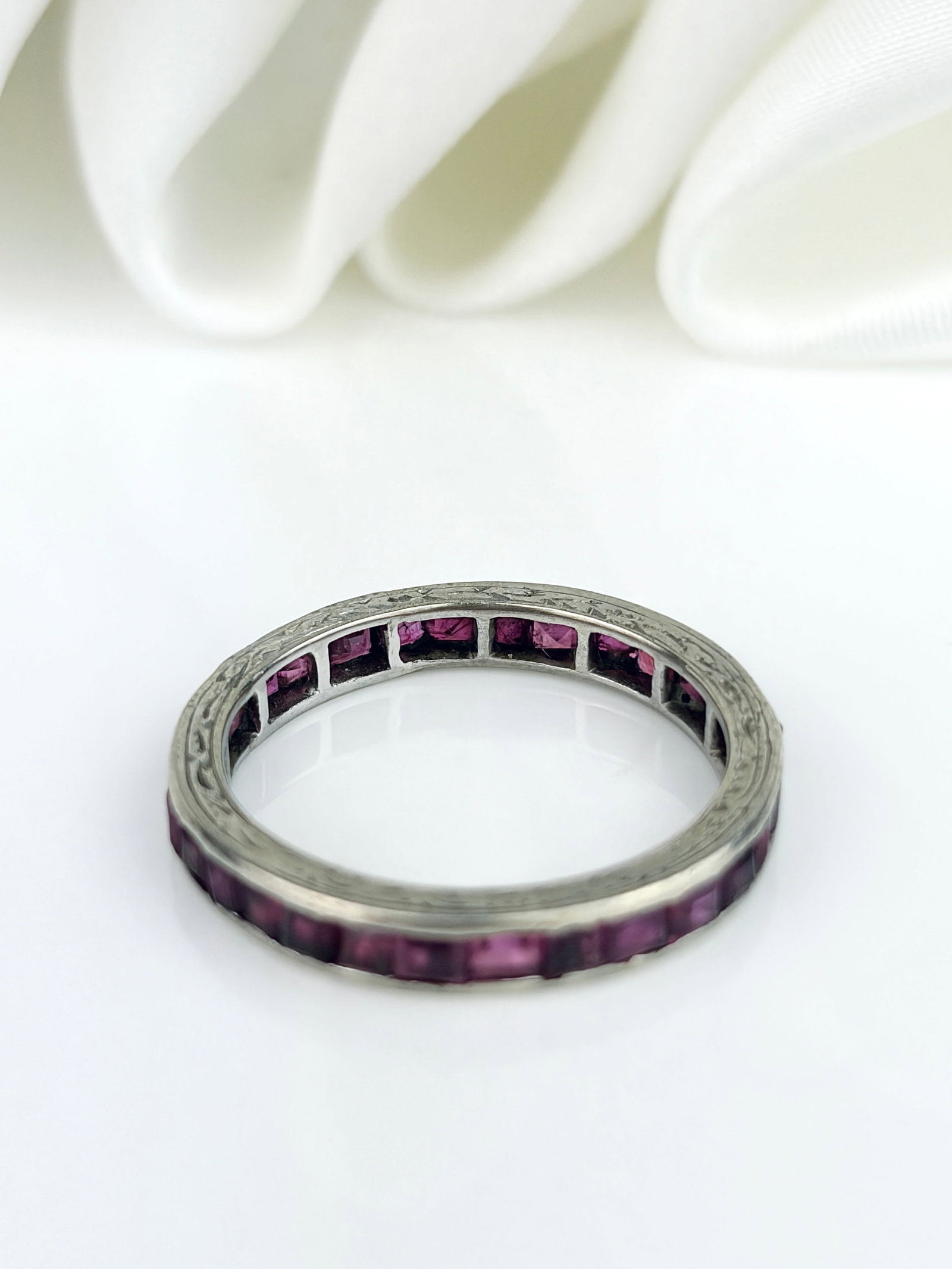 ART DECO RUBY FULL ETERNITY BAND RING IN 18CT WHITE GOLD - 3