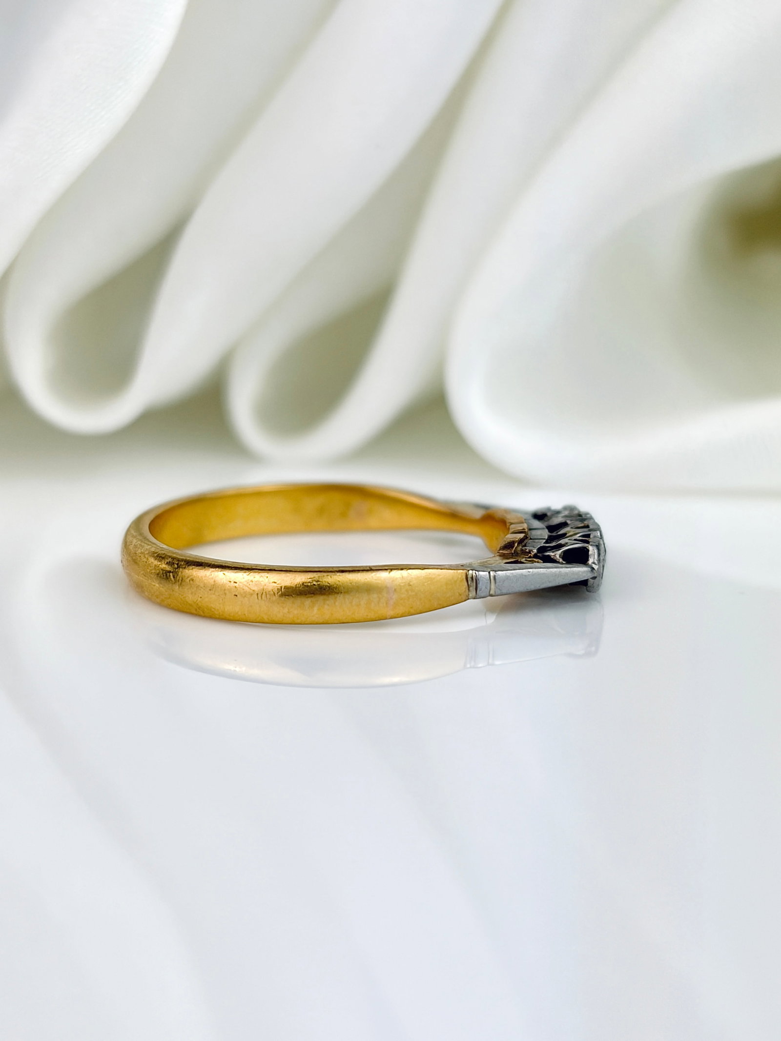ANTIQUE 22CT GOLD DIAMOND 4 STONE RING - 2